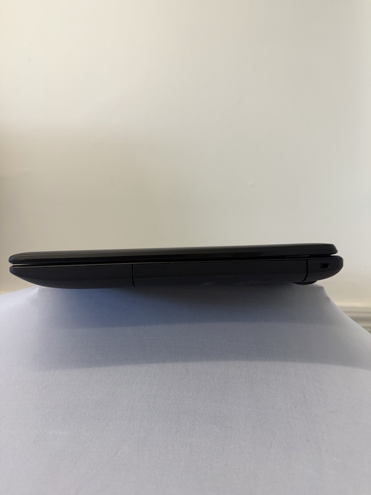 Asus X551M Laptop – Good Screen – Intel Celeron N2840 – RAM 8 GB -Read Des