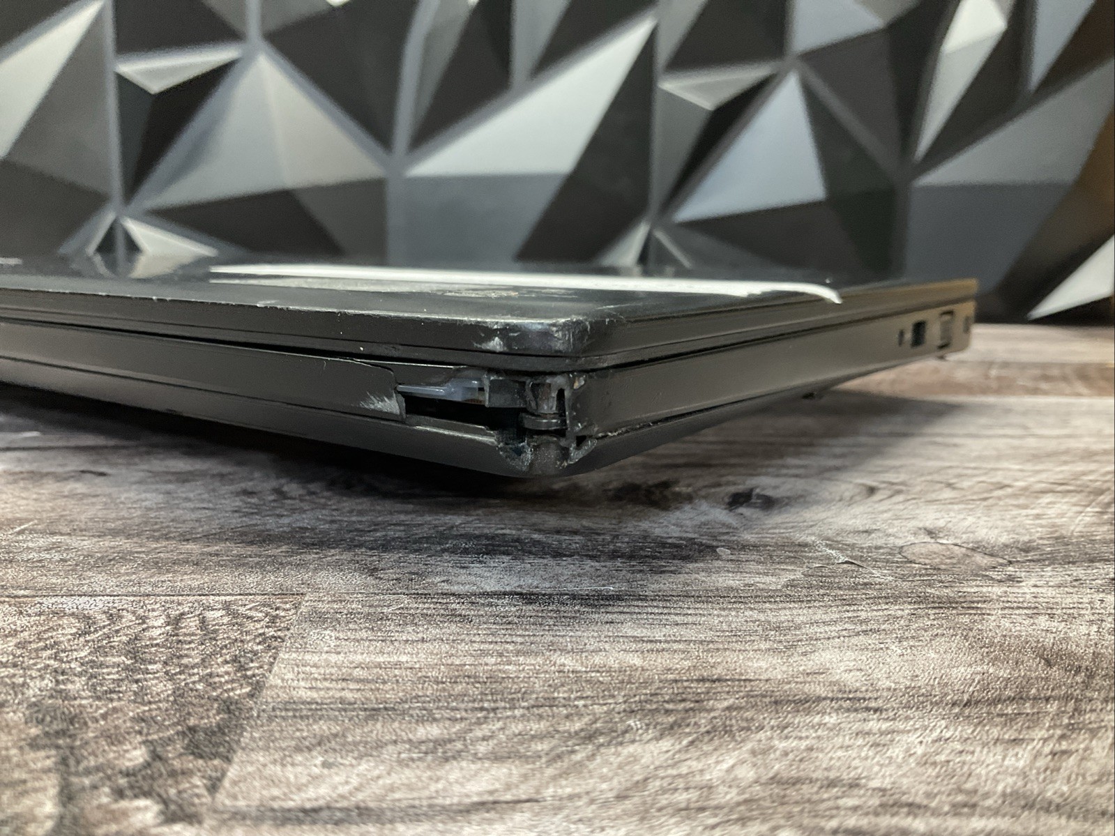 Latitude 5490 / i5 8th / No RAM Laptop Notebook PC / C15