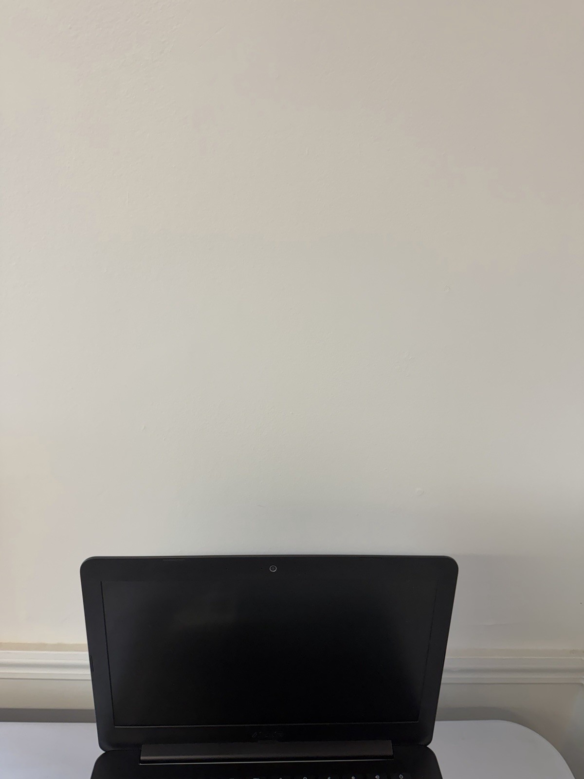 Asus Chromebook C300MA-DH02 Laptop – Good Screen-Intel Celeron N2830-Read Des