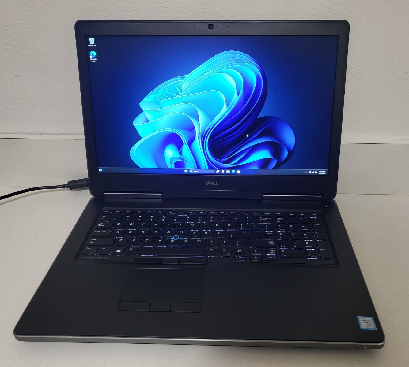 Dell Precision 7710 Laptop 17.3″ FHD Intel Xeon 32GB RAM 256GB SSD 1TB Win11P.