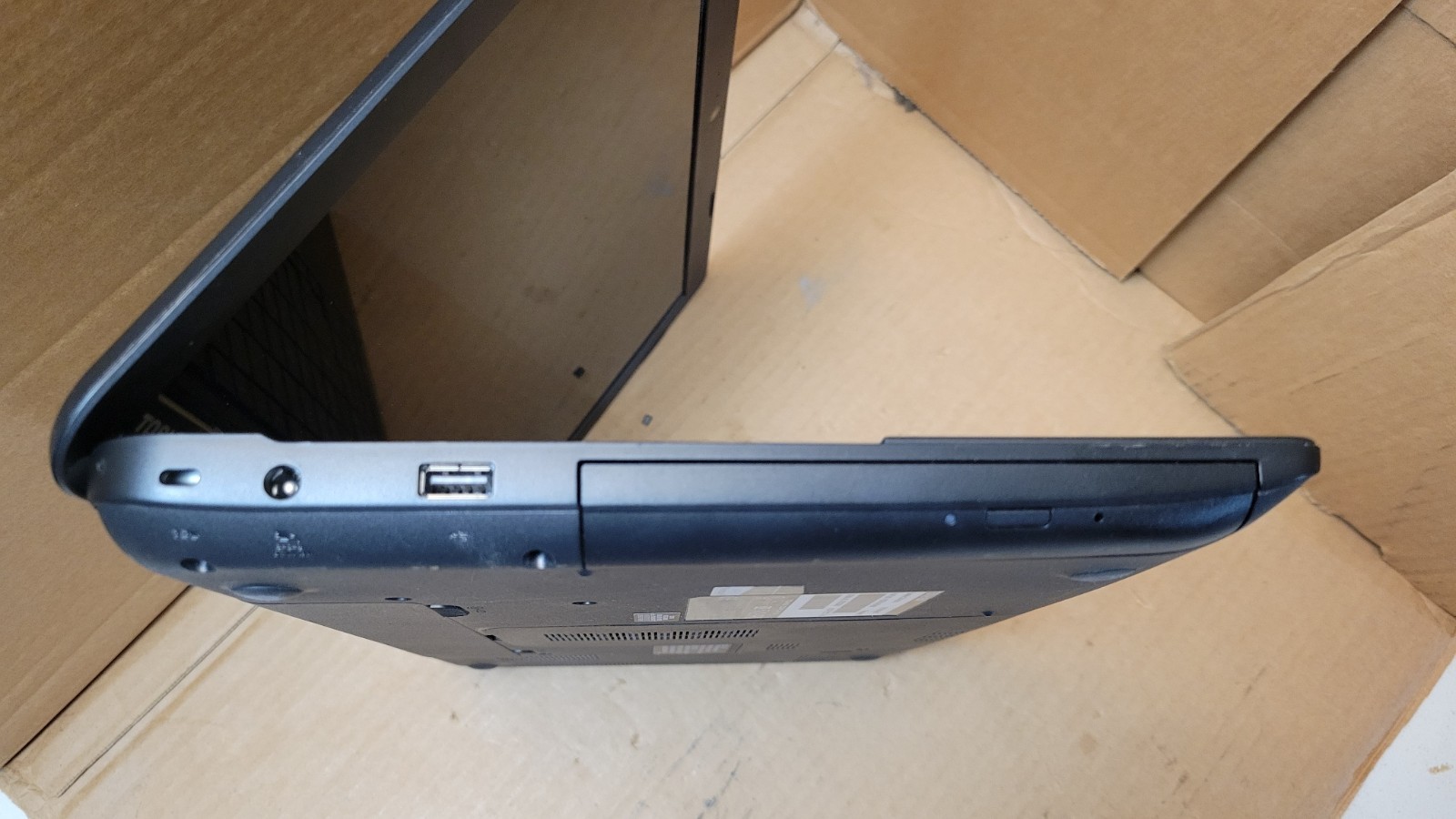 TOSHIBA Satellite C55-A5310 Laptop | i3-3120M | 4GB Ram | 320GB HDD | Win 10