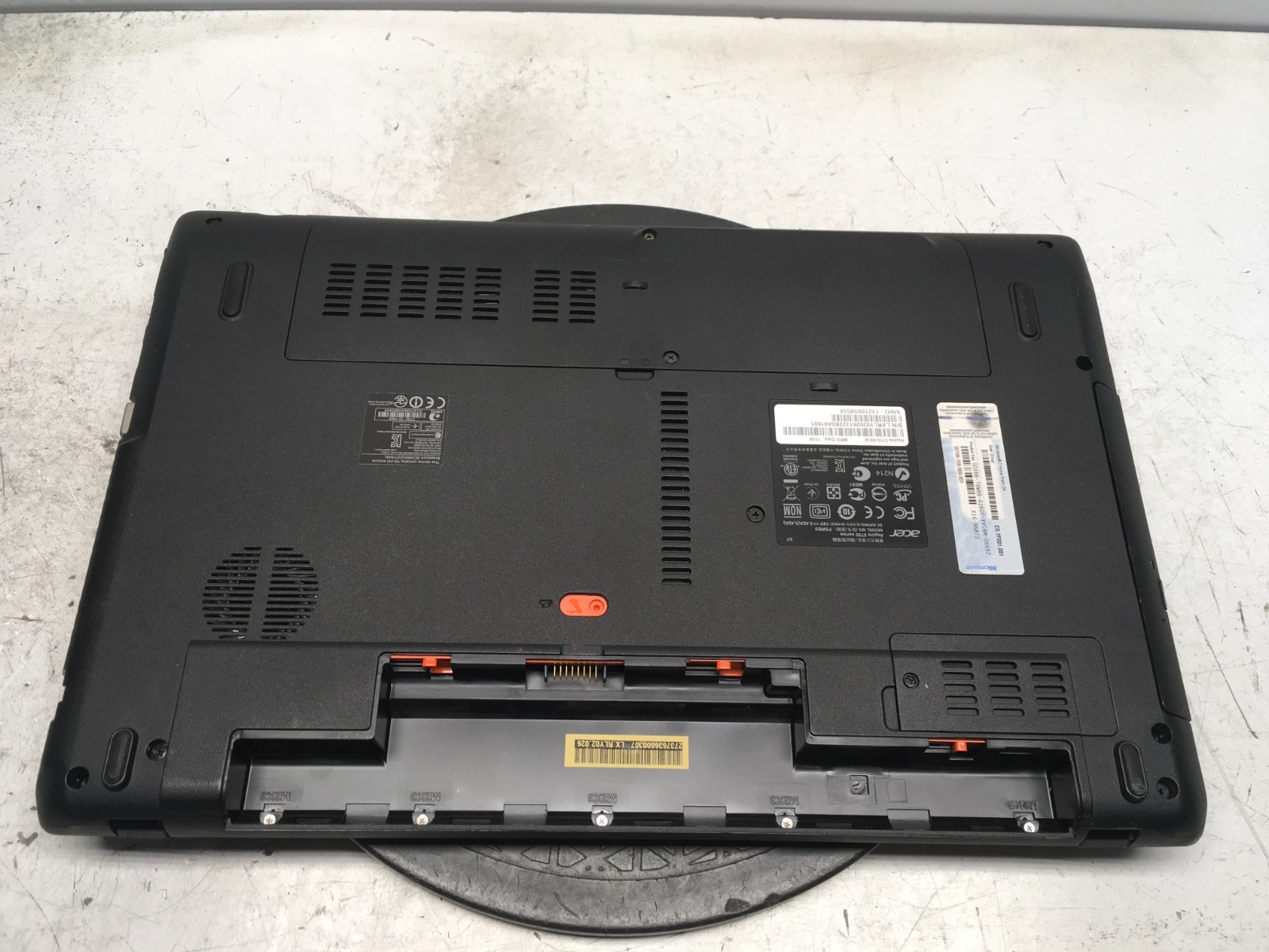 Acer Aspire 5750-6634 Intel i5-2430M 2.4GHz 4 GB NO HDD