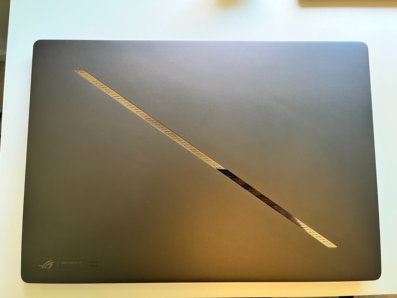 ASUS ROG Zephyrus G16 OLED 16″ Intel Core Ultra 9 185H/1TB SSD/32GB RAM/RTX 4060