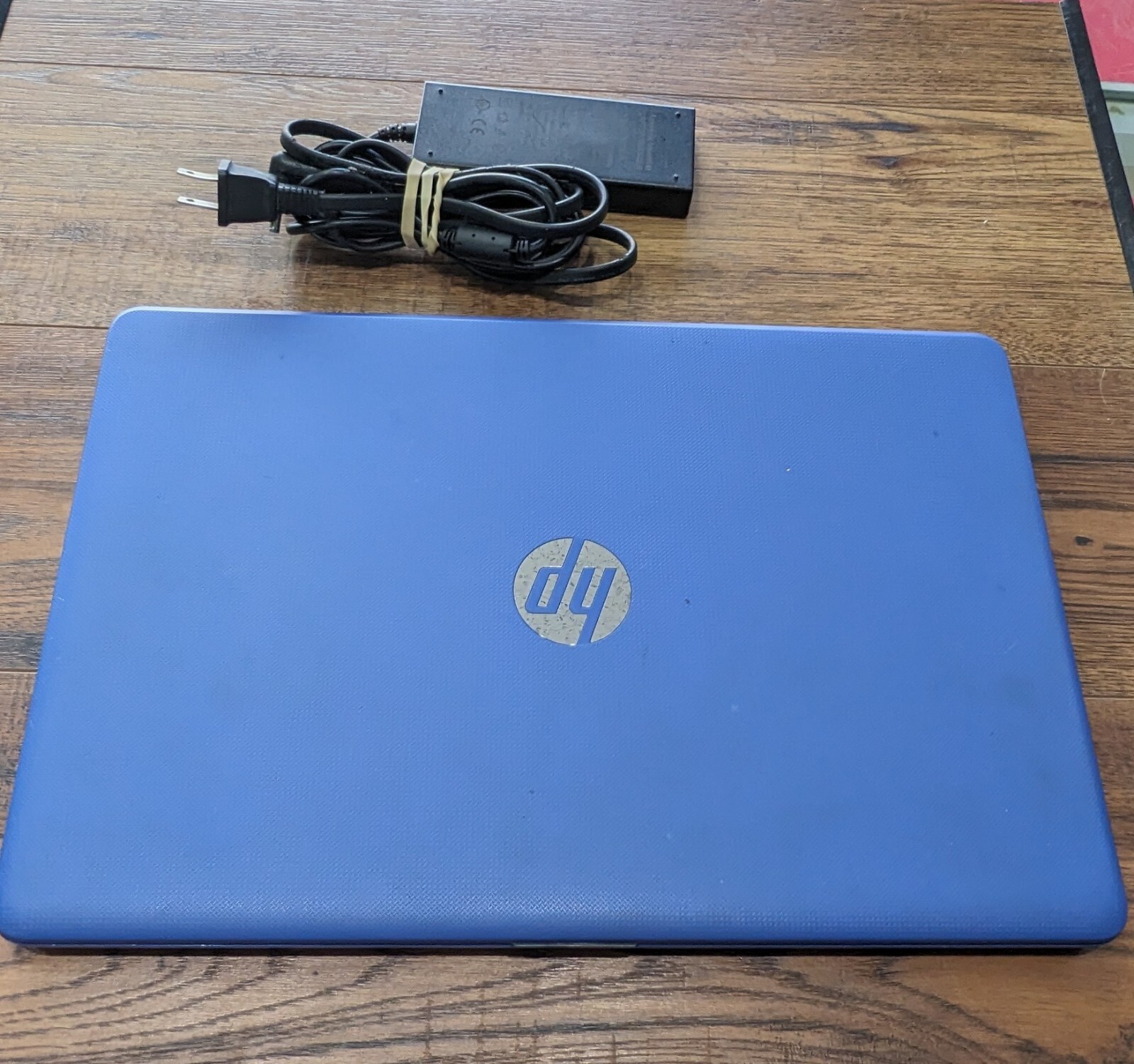 HP 15-bw006ca AMD A6-9220,8GB RAM- 1TB HDD,Radeon R4,Win 10,Touchscreen Laptop