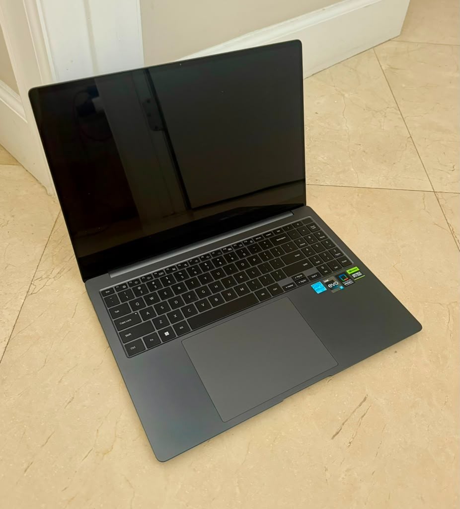 Samsung Galaxy Book3 Ultra 16 i9-13900H RTX 4070 32GB 1TB OLED Laptop