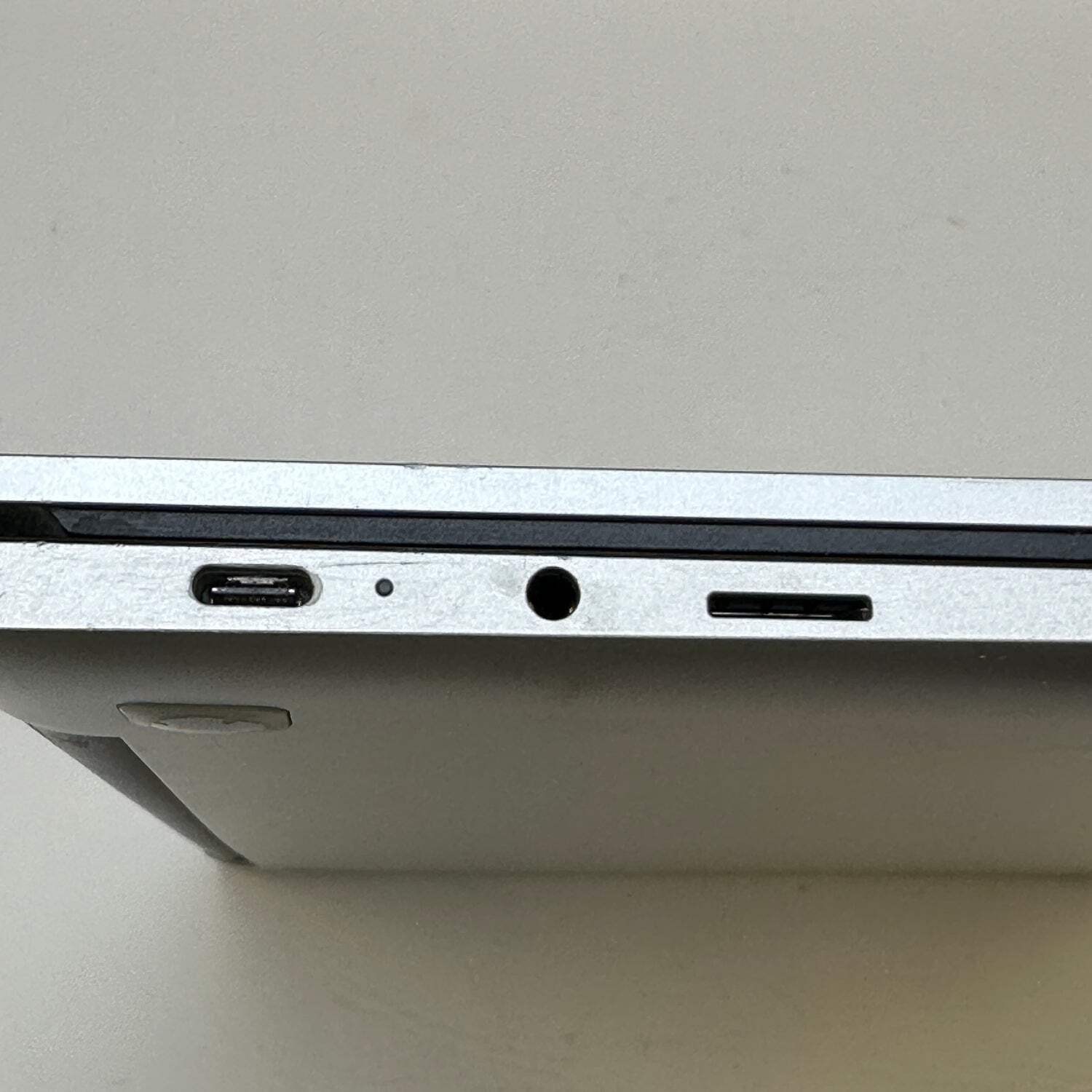 Samsung Galaxy Chromebook Go XE345XDA 14″ Celeron N4500 2.8GHz 4GB RAM 32GB SSD