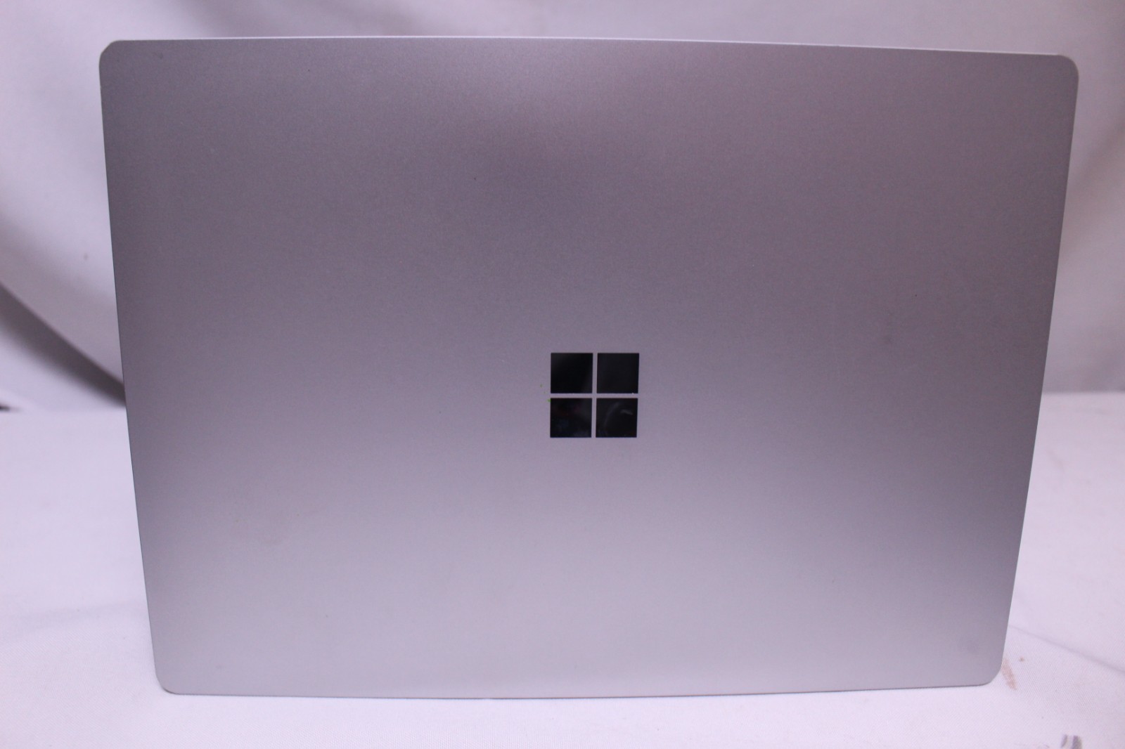 Microsoft Surface Laptop 4 13.5″ 2021 (256GB SSD,AMD Ryzen 5,8GB RAM)