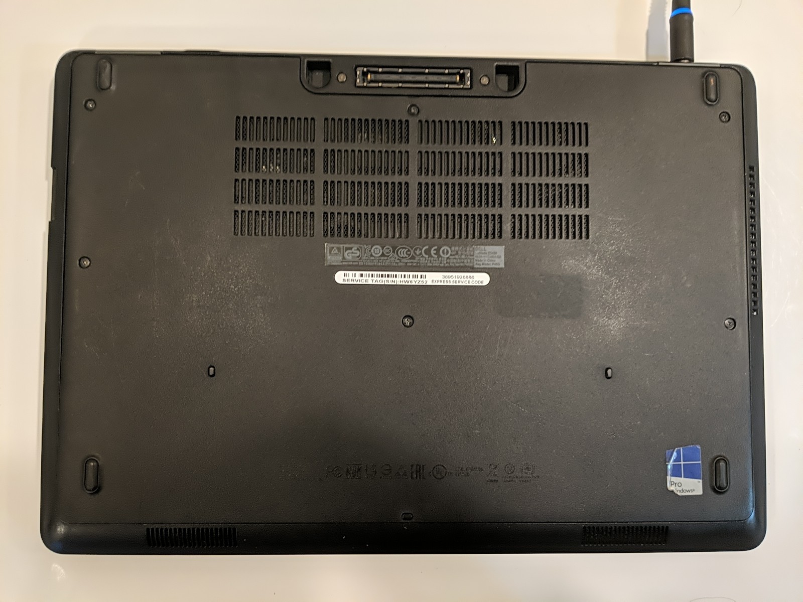 Dell Latitude E5450 (i5-5200U, 8GB Ram, 466GB HD) Win 10 + Charger – WORN KEYS