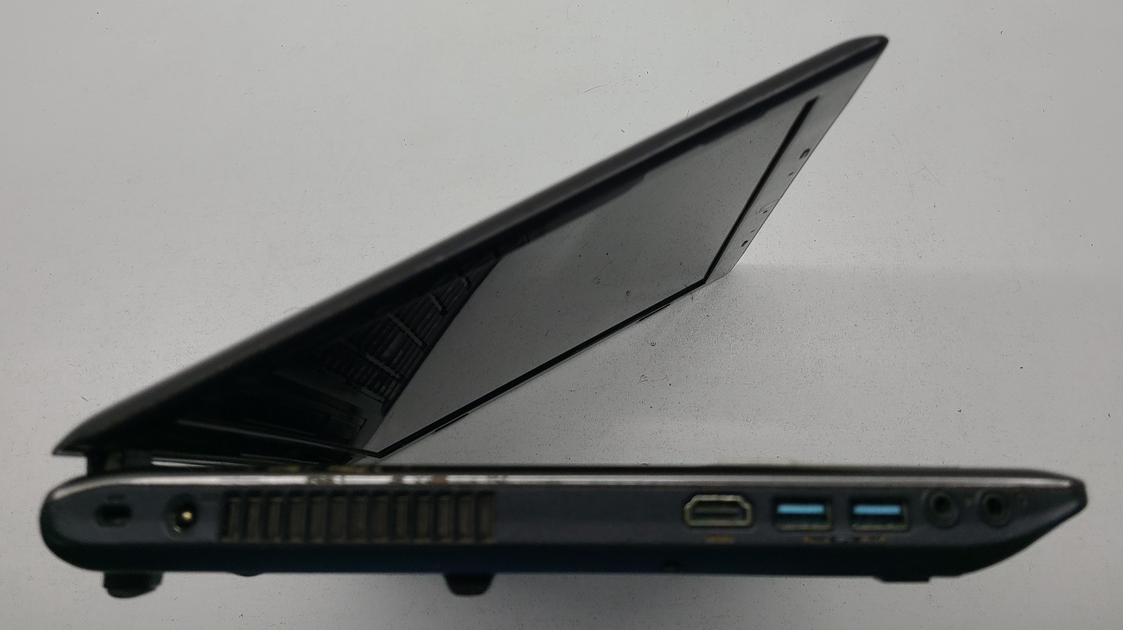 MSI CX61 Laptop Intel i5-3210M 6GB Ram NO HD/OS DC Jack Broken (FL)