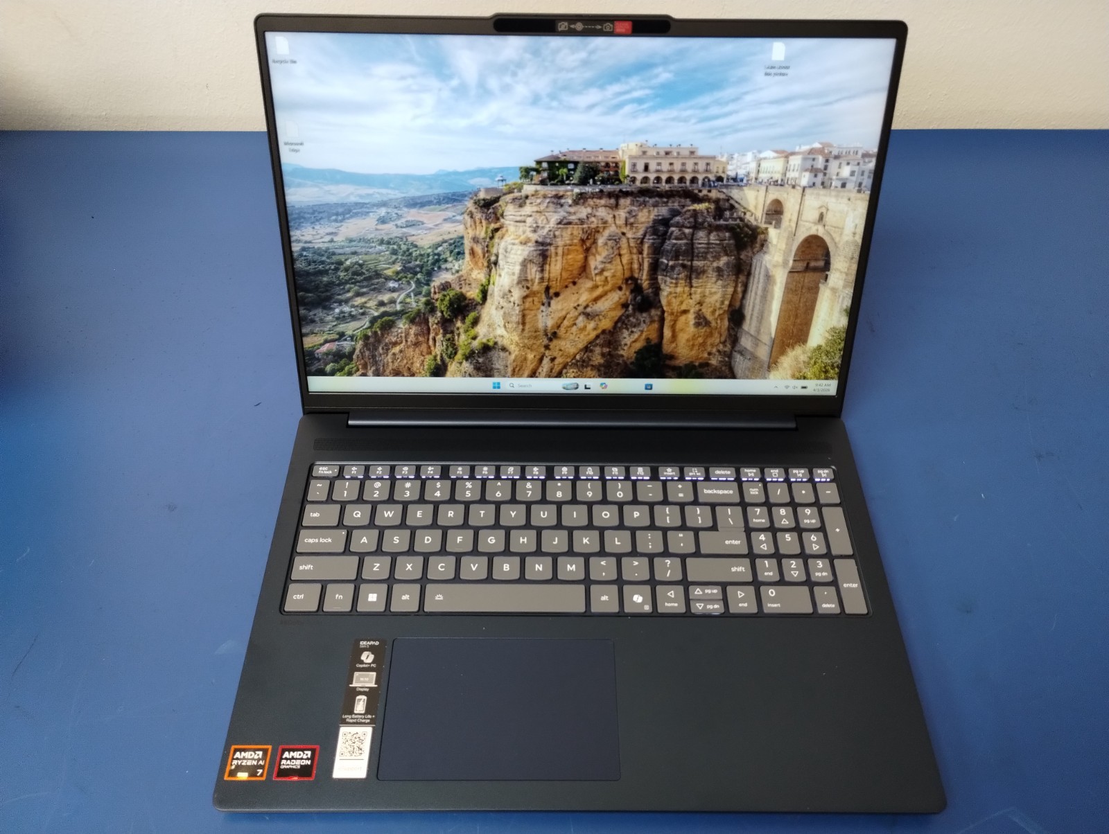 LENOVO IdeaPad Slim 5 AMD Ryzen AI 7 2.00 GHz 16GB RAM 1TB NVMe SSD TOUCH SCREEN