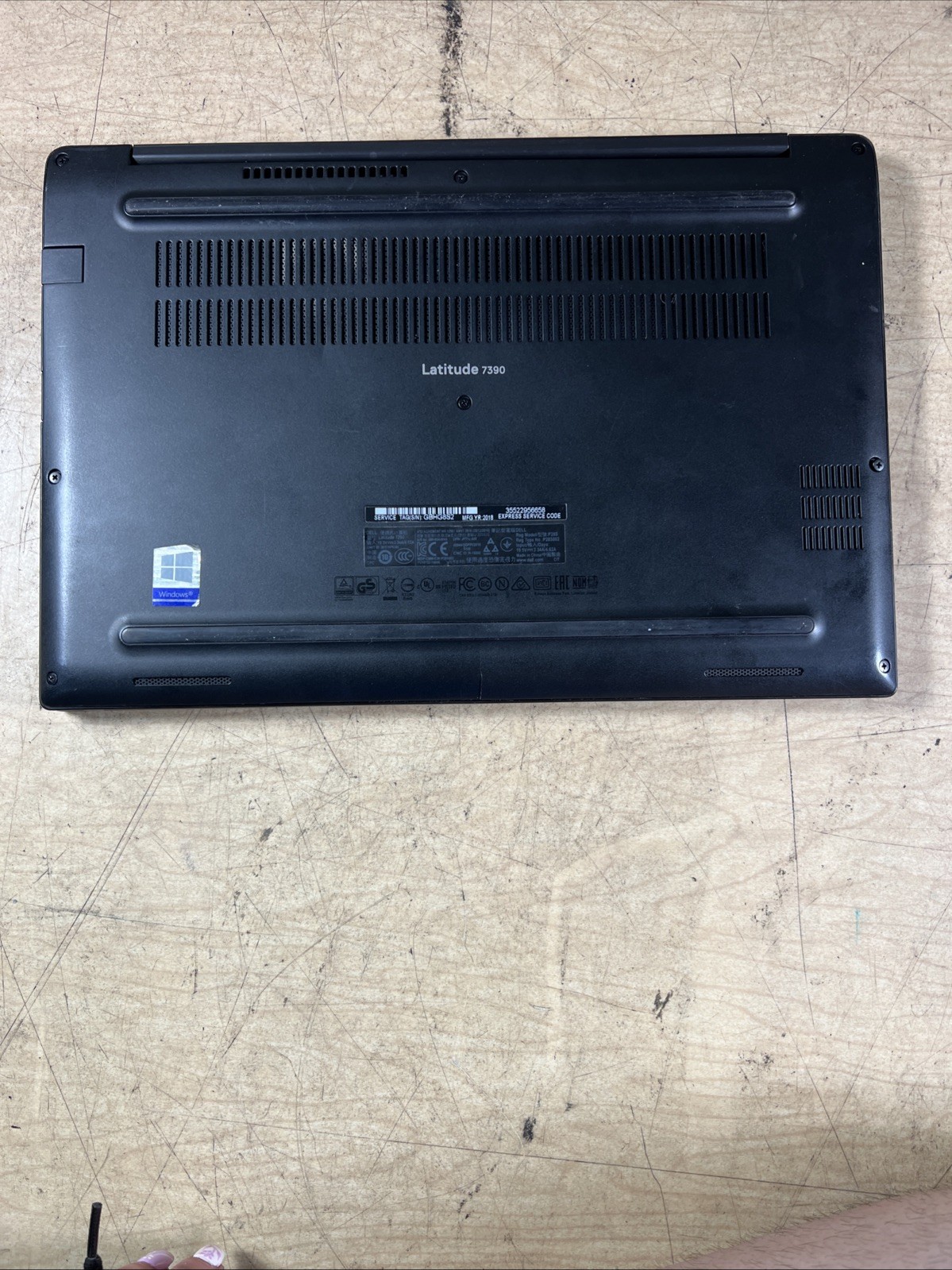 DELL LATITUDE 7390 INTEL CORE I7-8650U 1.90GHZ 8GB RAM **NO HD/ NO CADDIE/ NO OS