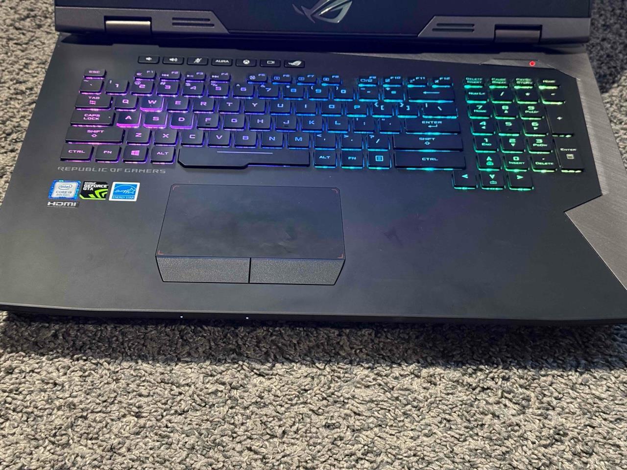 —ASUS ROG G703GI i9-8950HK 2.9ghz 32GB RAM GTX 1080 8GB VRAM 512GB SSD 2TB HDD