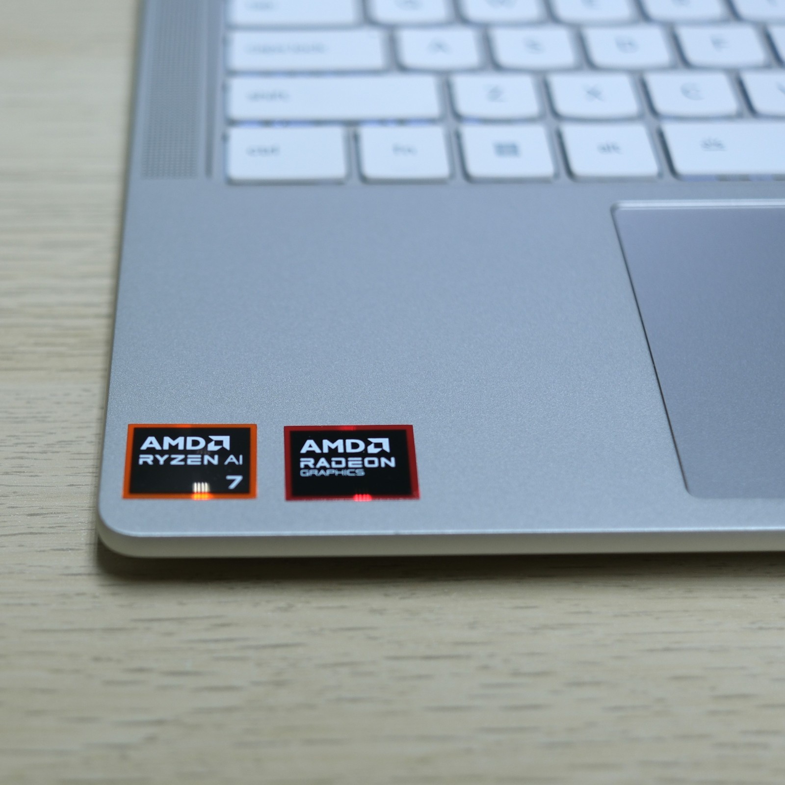 PERFECT Lenovo Yoga 7 2-in-1 14AKP10 14″ Ryzen AI 7 350 16GB | 1 TB WTY 12/26