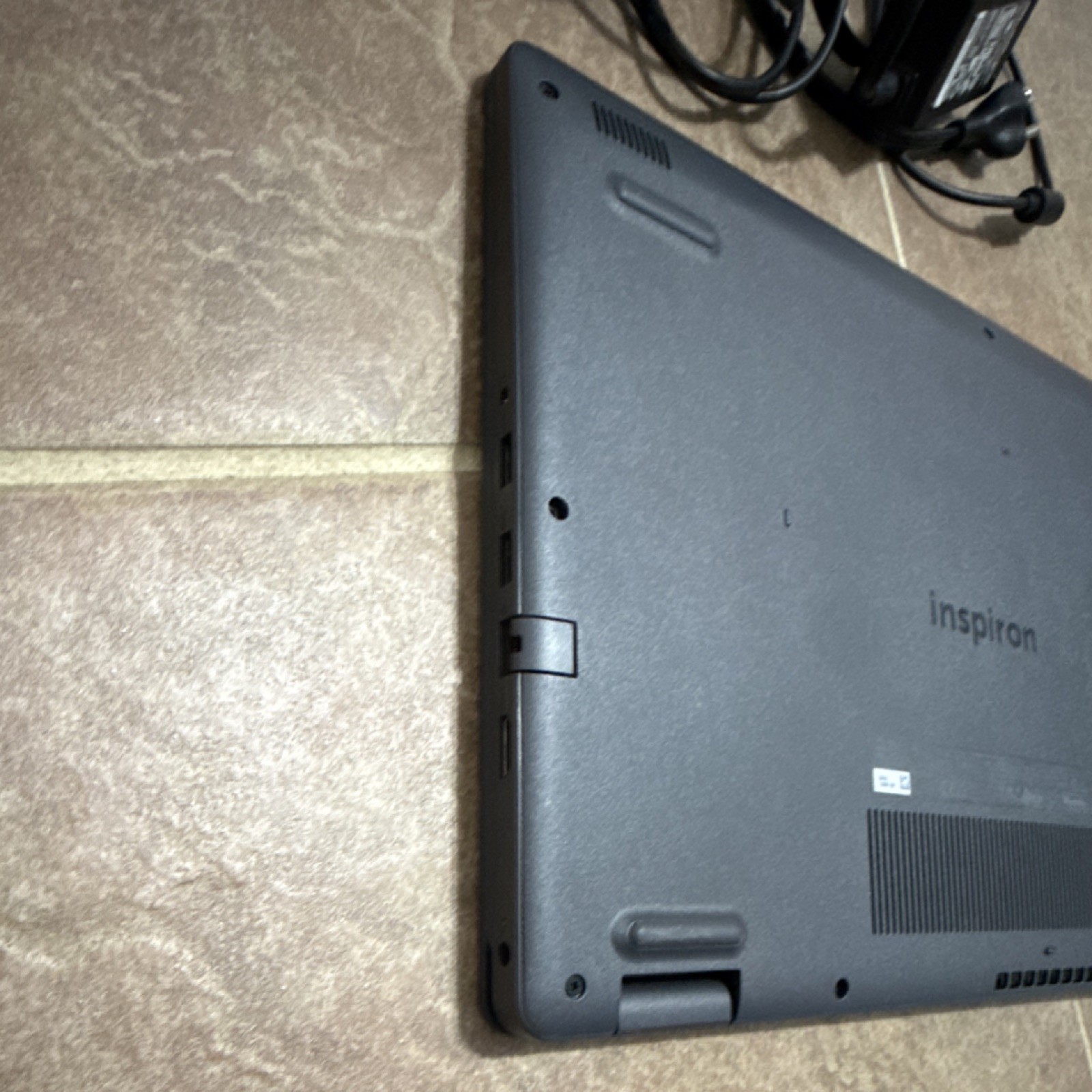 Dell Inspiron 15 3000 Laptop AMD Ryzen 5, 15.6″ FHD Touch, Radeon, Webcam, HDMI