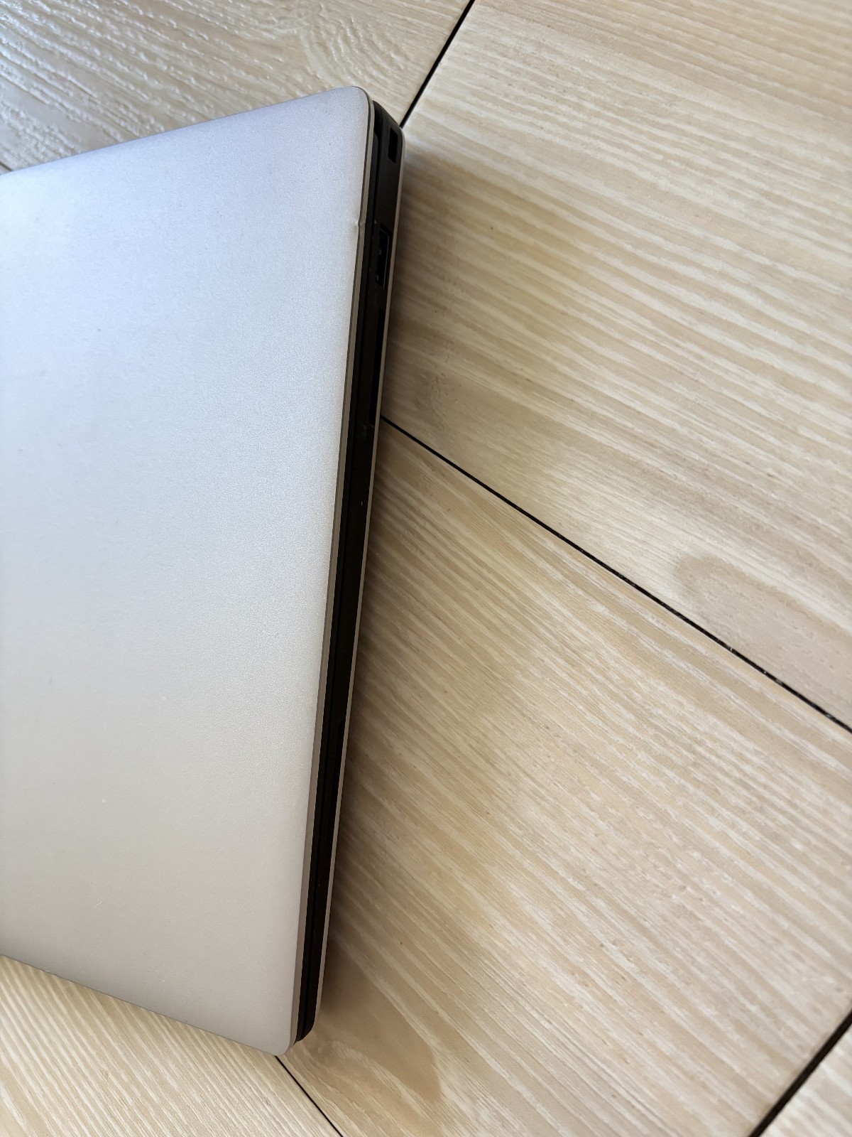 Dell Touchscreen Laptop – Intel i5 | 8GB RAM | 256GB SSD | Windows 10