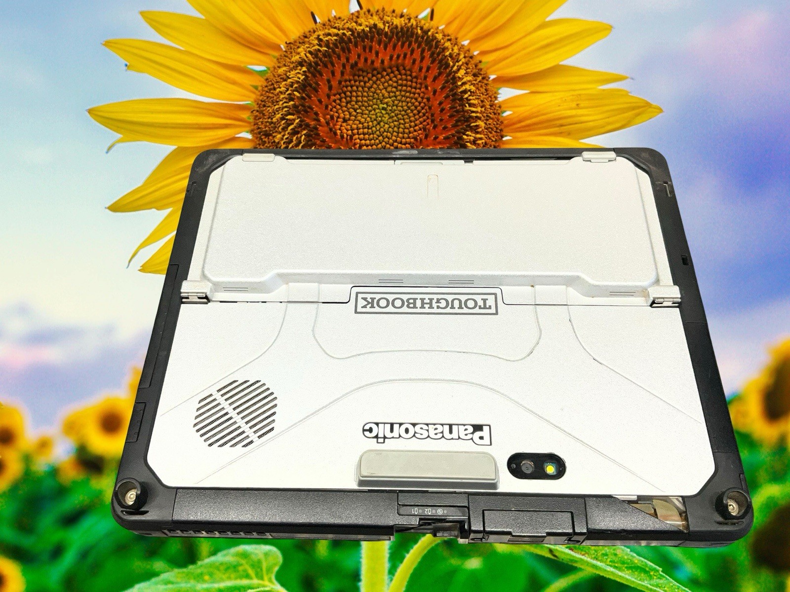 Panasonic Toughbook CF-33 i5-6TH GEN 2.4GHz 8GB RAM TOUCH