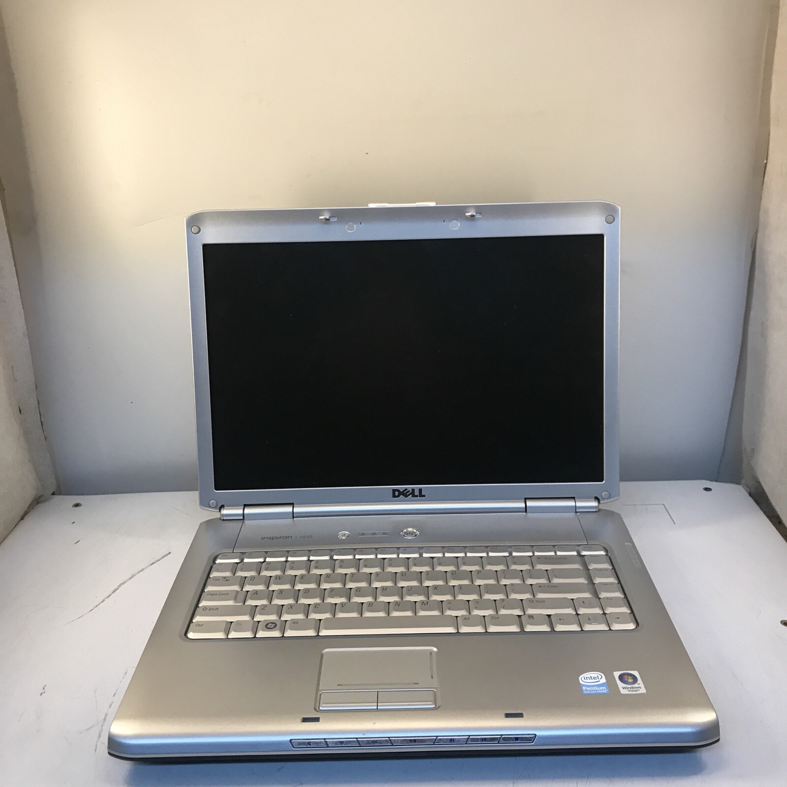 Dell Inspiron 1520 Intel Core 2 Duo @ 1.46 GHz 512 MB No HDD Boot to BIOS