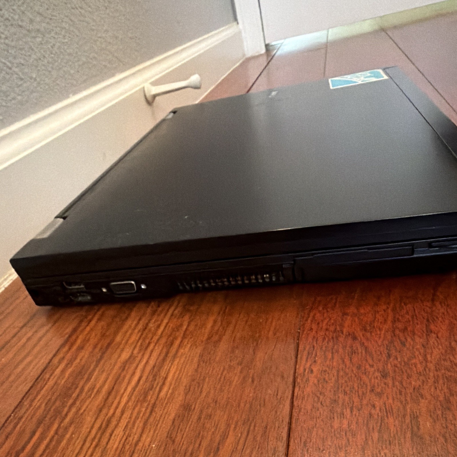 Dell Latitude E6500 15.4″ Laptop Core 2 Duo 2.80GHz 2GB 160GB HDD
