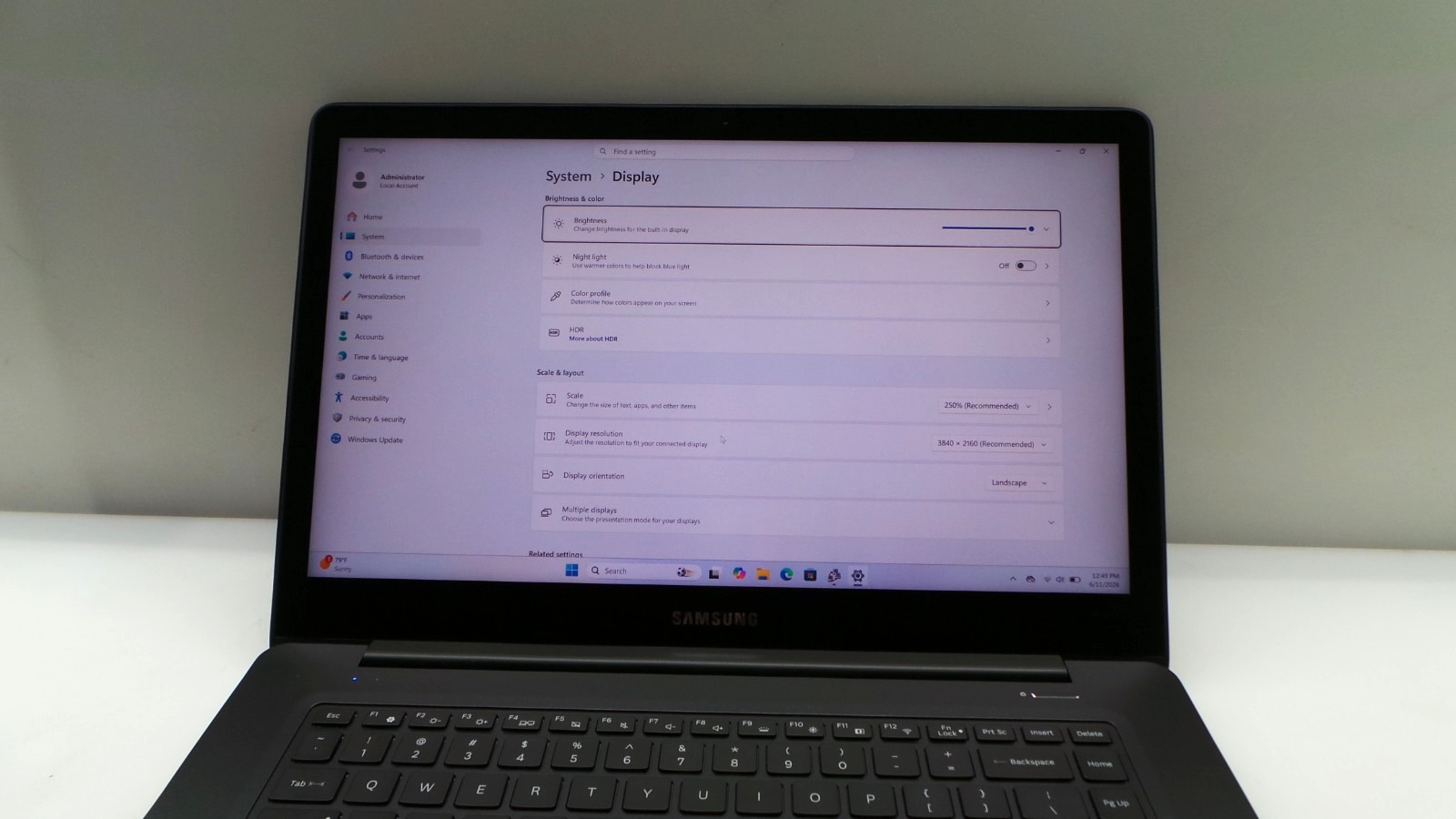 Samsung Notebook NP940Z5L | 15.6″ | i7-6700HQ | 8GB 256GB SSD | Touchscreen