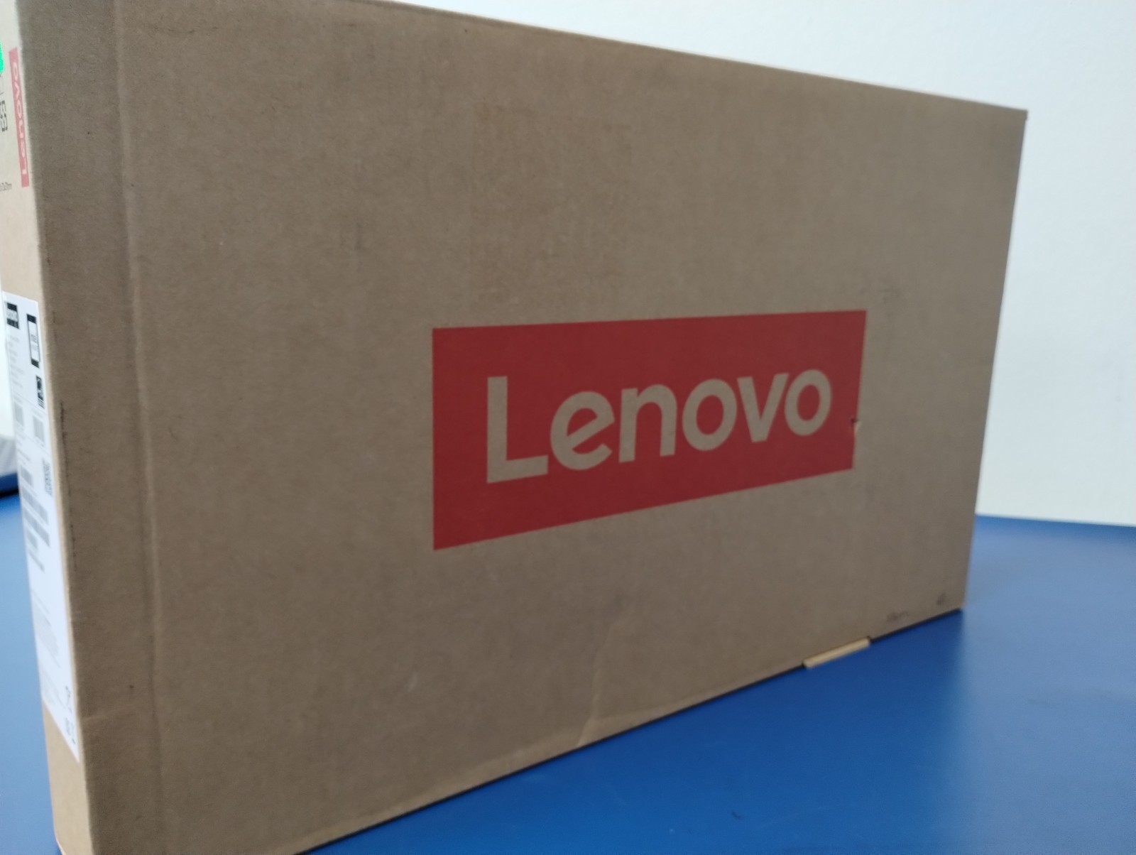 Lenovo IdeaPad Pro 5 16IAH10, Intel Core Ultra 9 285H, 32 GB RAM, 1 TB NVMe SSD