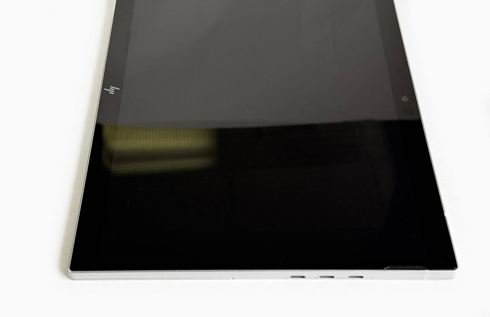 HP Elite X2 G8 Tablet 13″ FHD Core i7-1185G7 3.0GHz 16GB RAM 512GB SSD Grade C