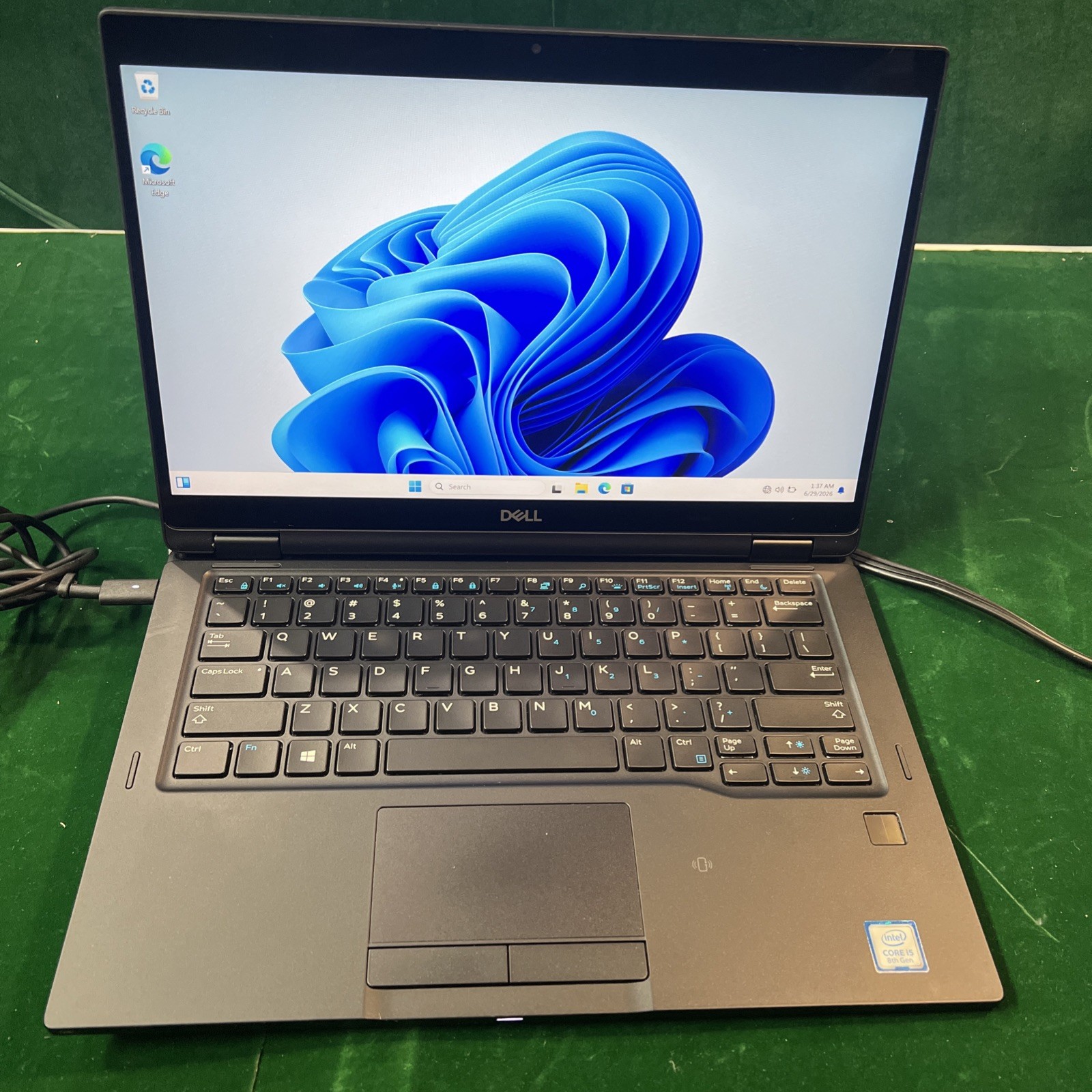 Dell Latitude 7390, 13.3 in FHD 2-IN-1, Intel Core i5-8350U, 8GB, 256GB PCIe