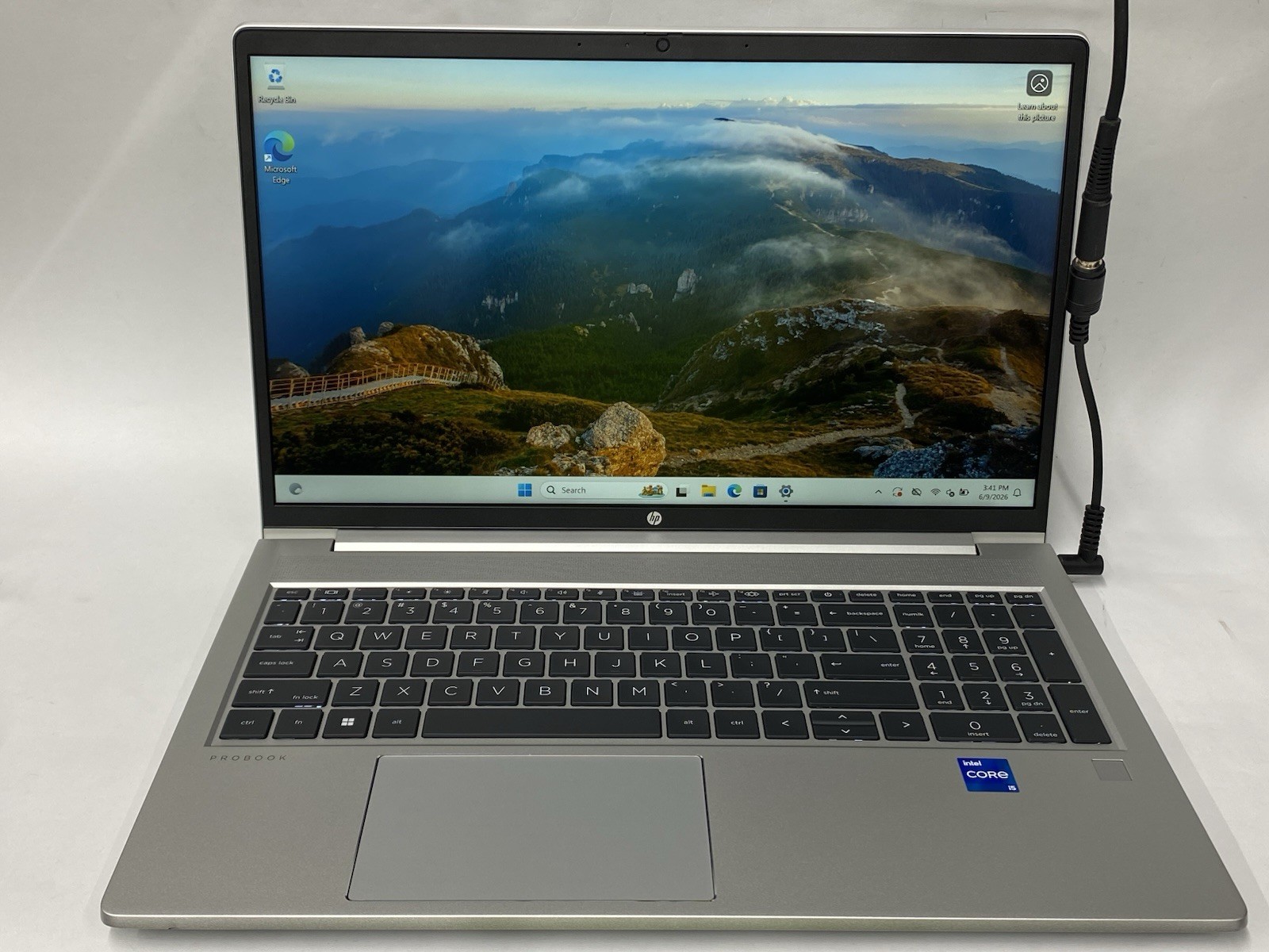 HP 450 G8 – Touchscreen FHD – i5-1135g7 – 8GB – 256SSD – Win 11 Pro – READ