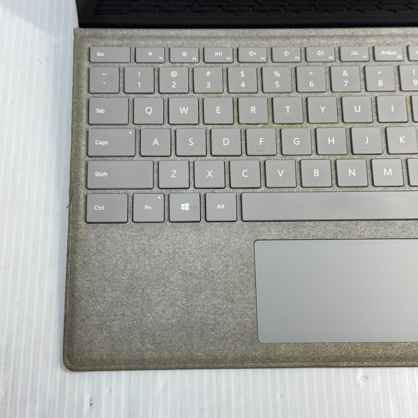 Microsoft Surface Pro i5-7300U 12.3″ Touchscreen Windows 11 Pro Laptop 256GB 8GB