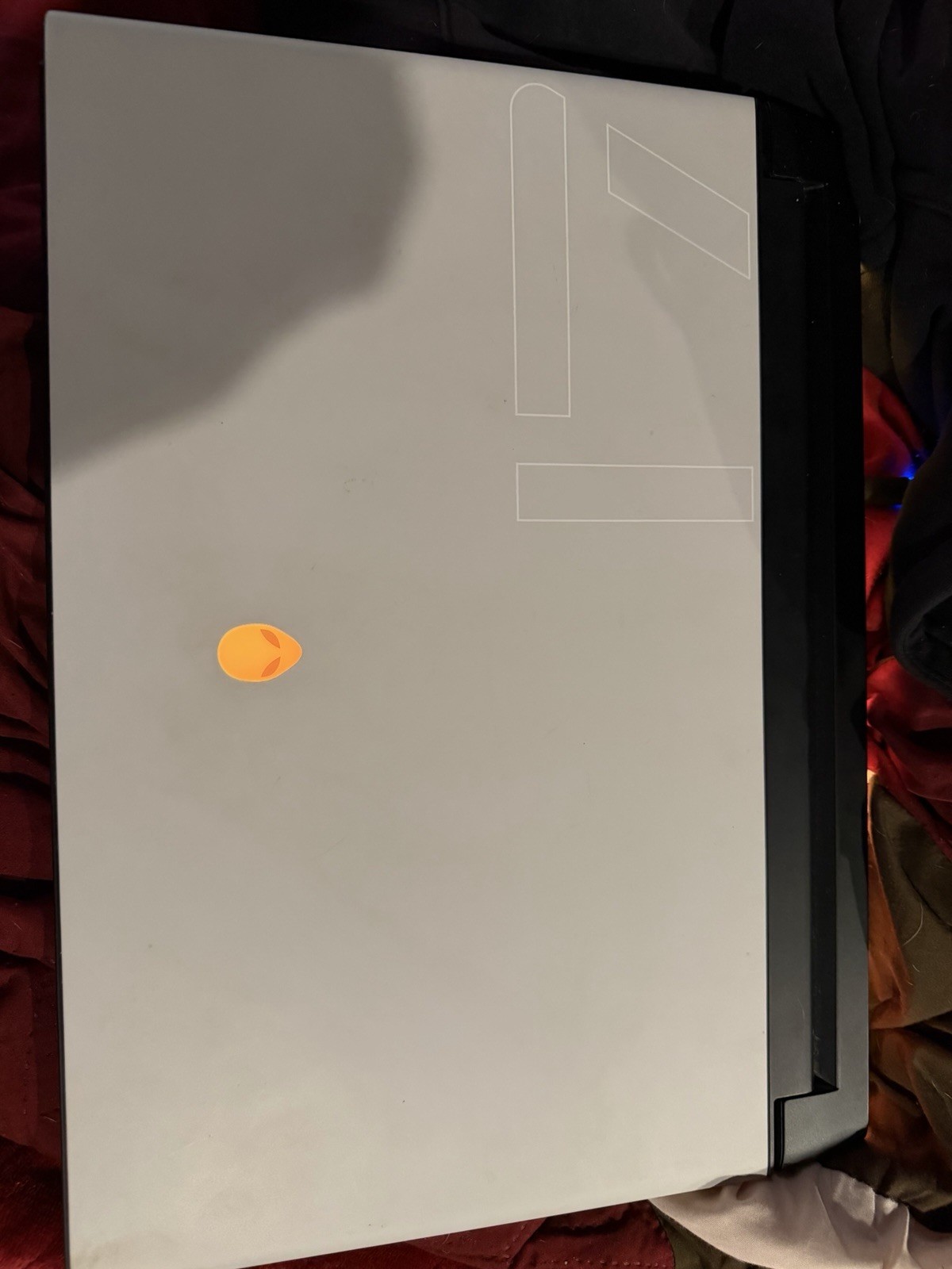 Alienware m17 R4 Gaming Laptop RTX 3070 i7-10870H 16GB RAM 954GB SSD White 17″