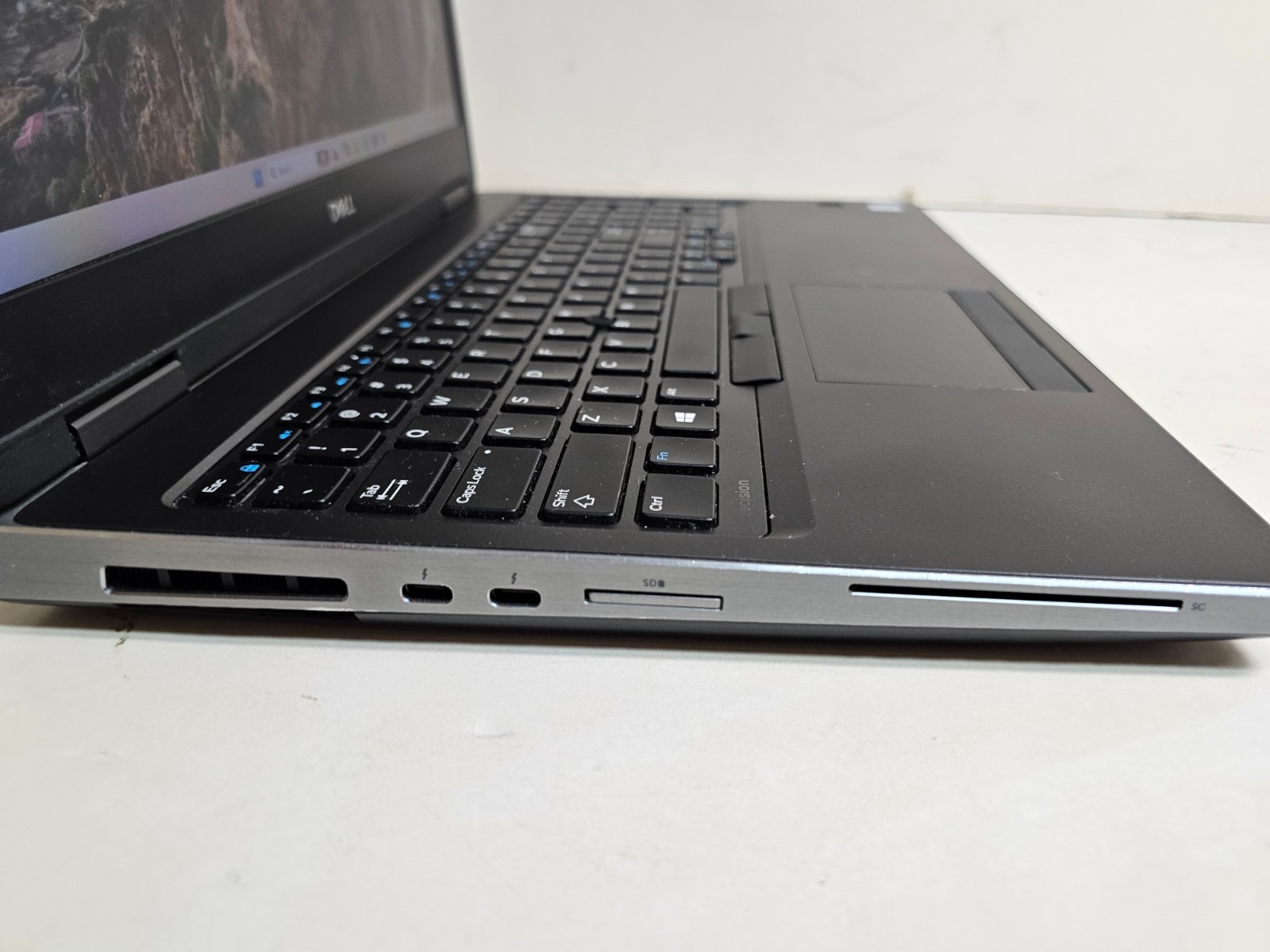 Dell Precision 7540 Laptop – 2.6 GHz i7-9750H 32GB 256GB Webcam T1000 15.6″ SP10