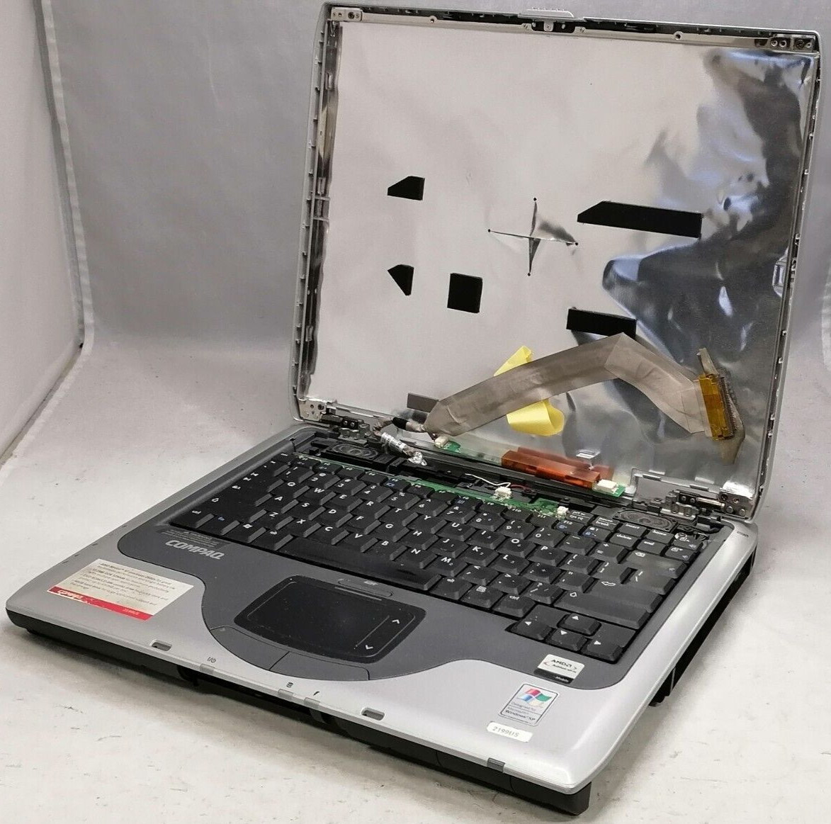 FOR PARTS 14.1″ HP Presario 2100 (NO CPU/NO RAM/NO HDD)