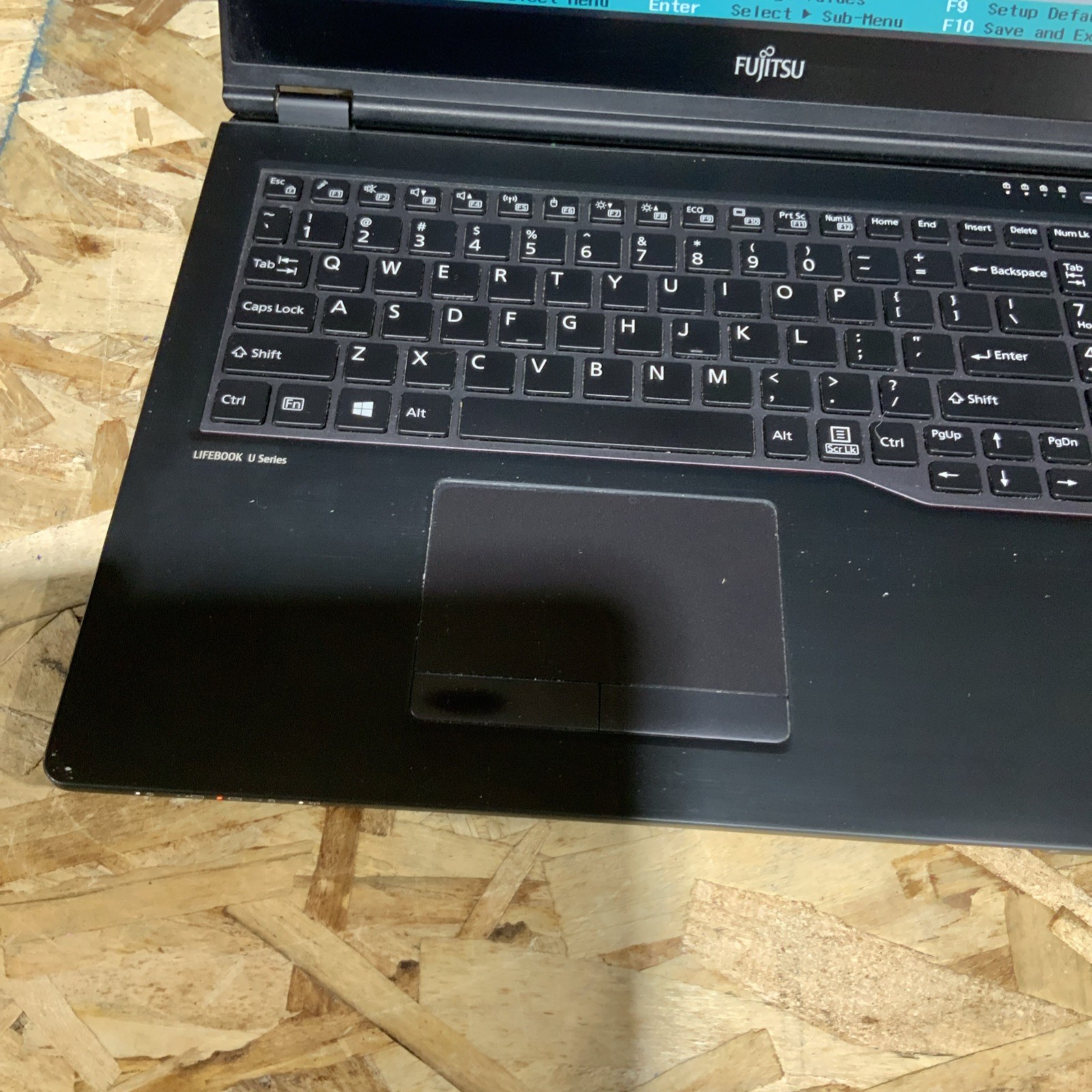 Fujitsu U757 i5-7200U Touch 8 GB DDR4 128GB NVME Win 11 15.5″ B103