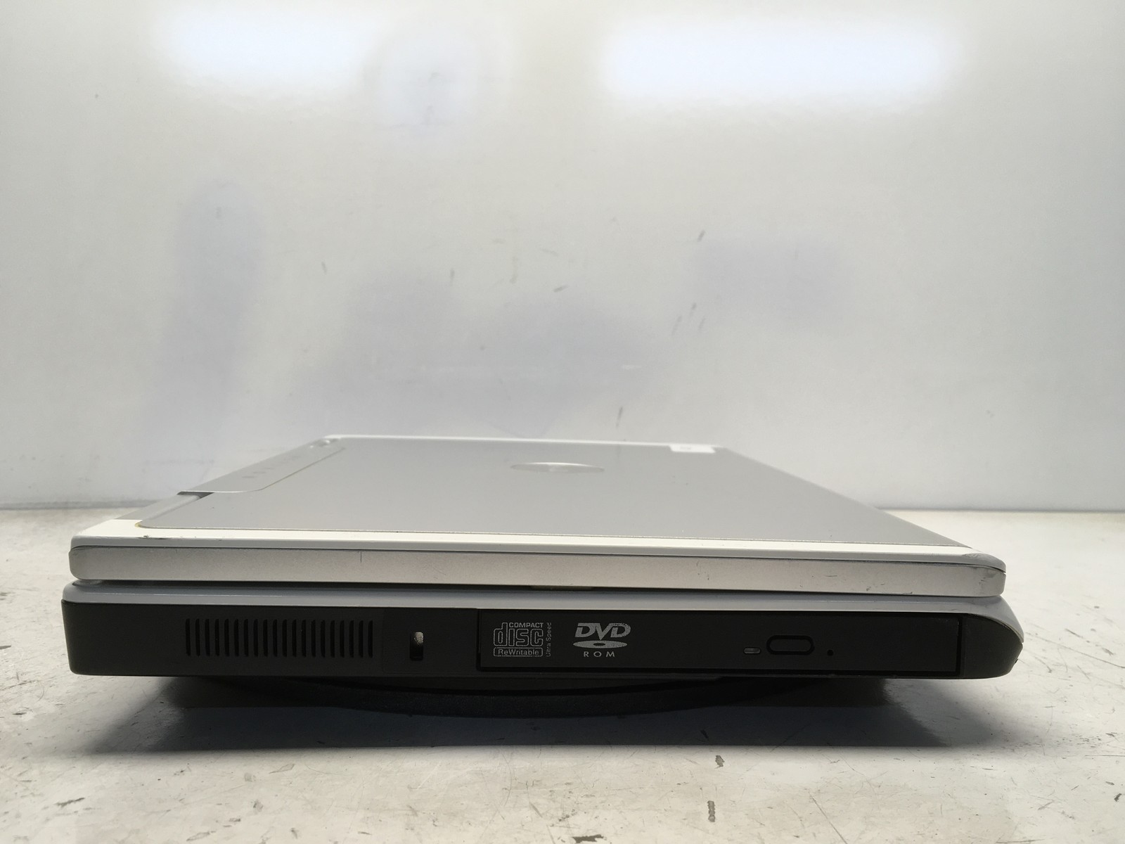 Dell Inspiron 1501 Mobile AMD Sempron 3500+ 1.8GHz 1 GB NO HDD No Batt