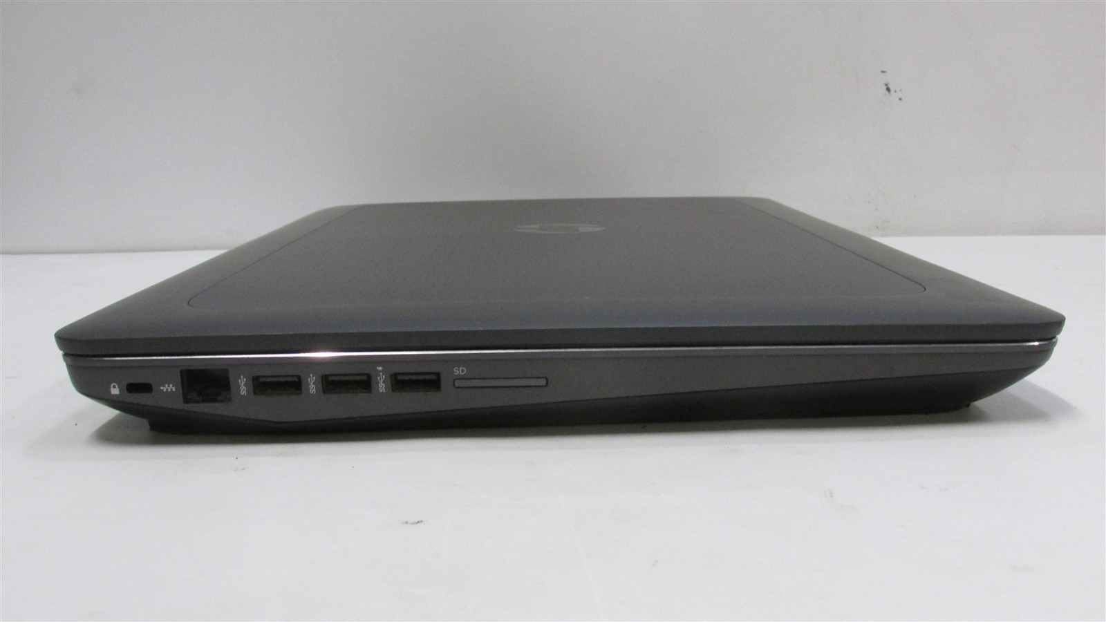 HP ZBook 17 G3 Xeon E3-1535M v5 2.9GHz 32GB RAM 256GB M.2 17″ W10 Pro NO BAT/DMG