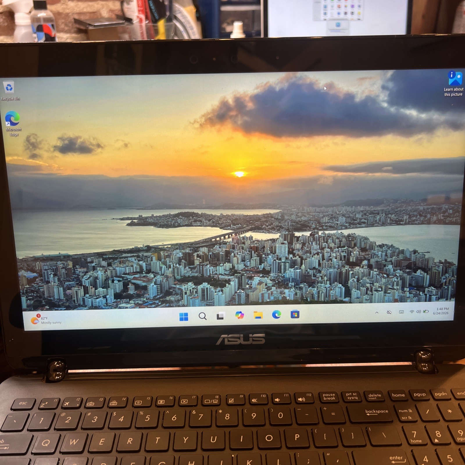 ASUS Q524UQK 15.6″ Intel Core i7 7th Gen., 2.7 GHz, 12 GB RAM, 480GB SSD) Laptop