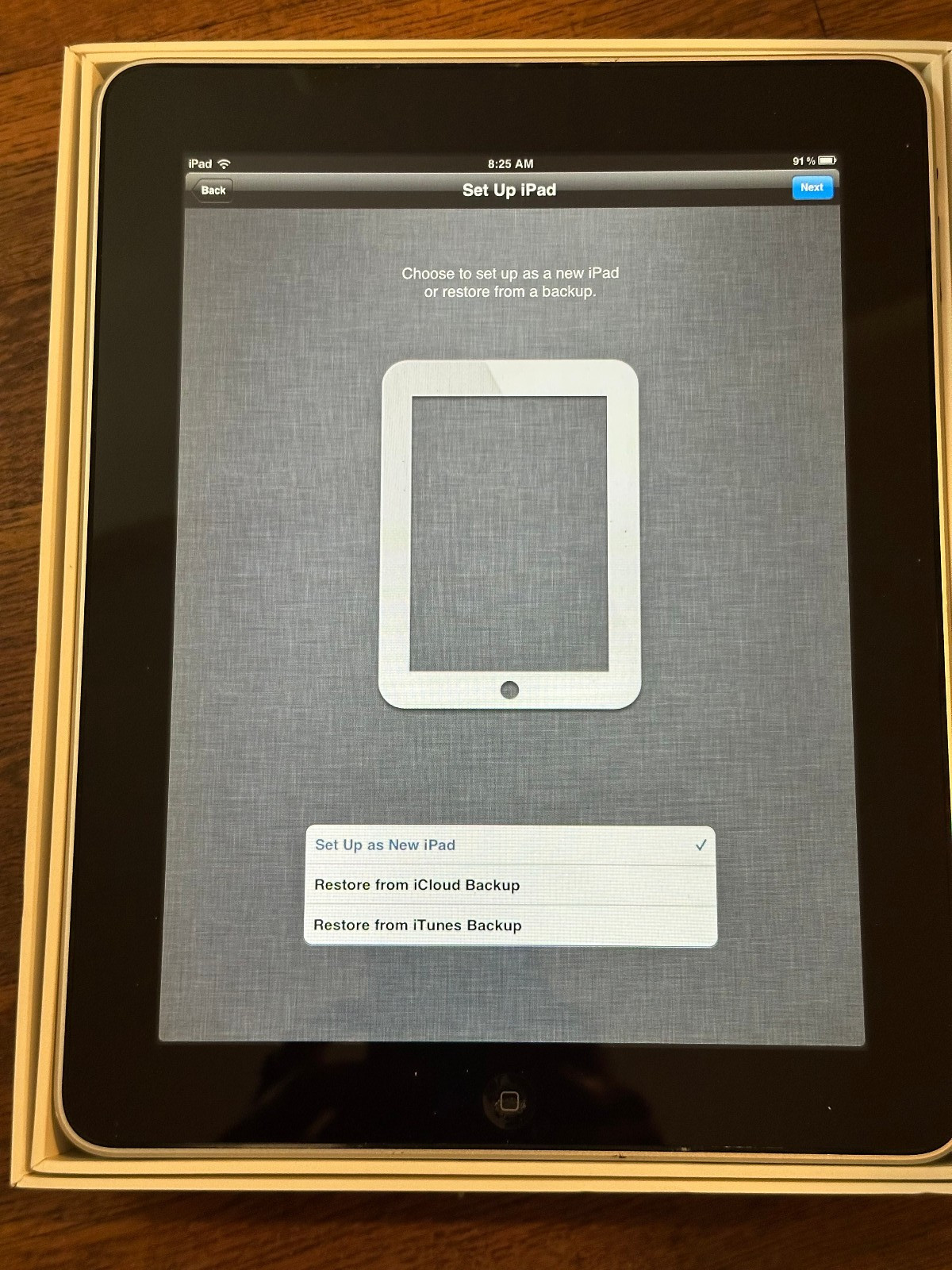 Apple iPad1st Gen 9.7″ MB293LL/A Tablet 32GB, Wifi 1.00GHz