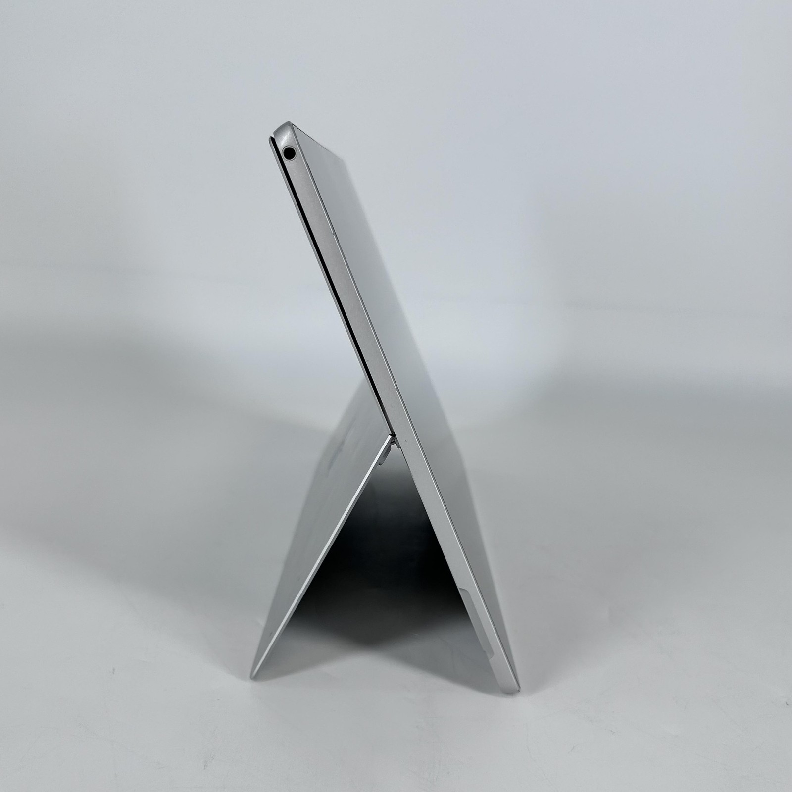 Surface Pro Gen 5 13″ QHD+ TOUCH Intel Core m3-7Y30 1.0GHz 4GB RAM 128GB SSD