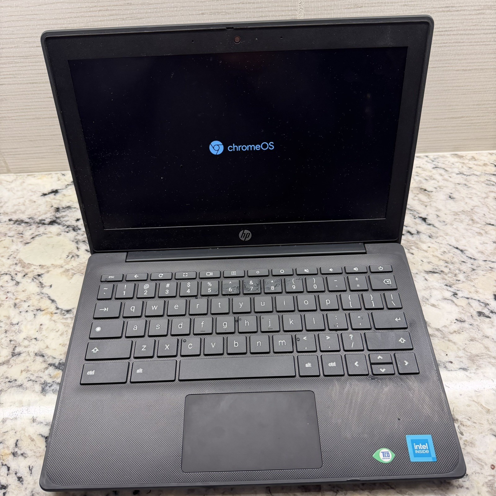 ​HP Chromebook 11A G8 EE – GOOD Condition-Includes Gumdrop Case-FOR PARTS/LOCKED