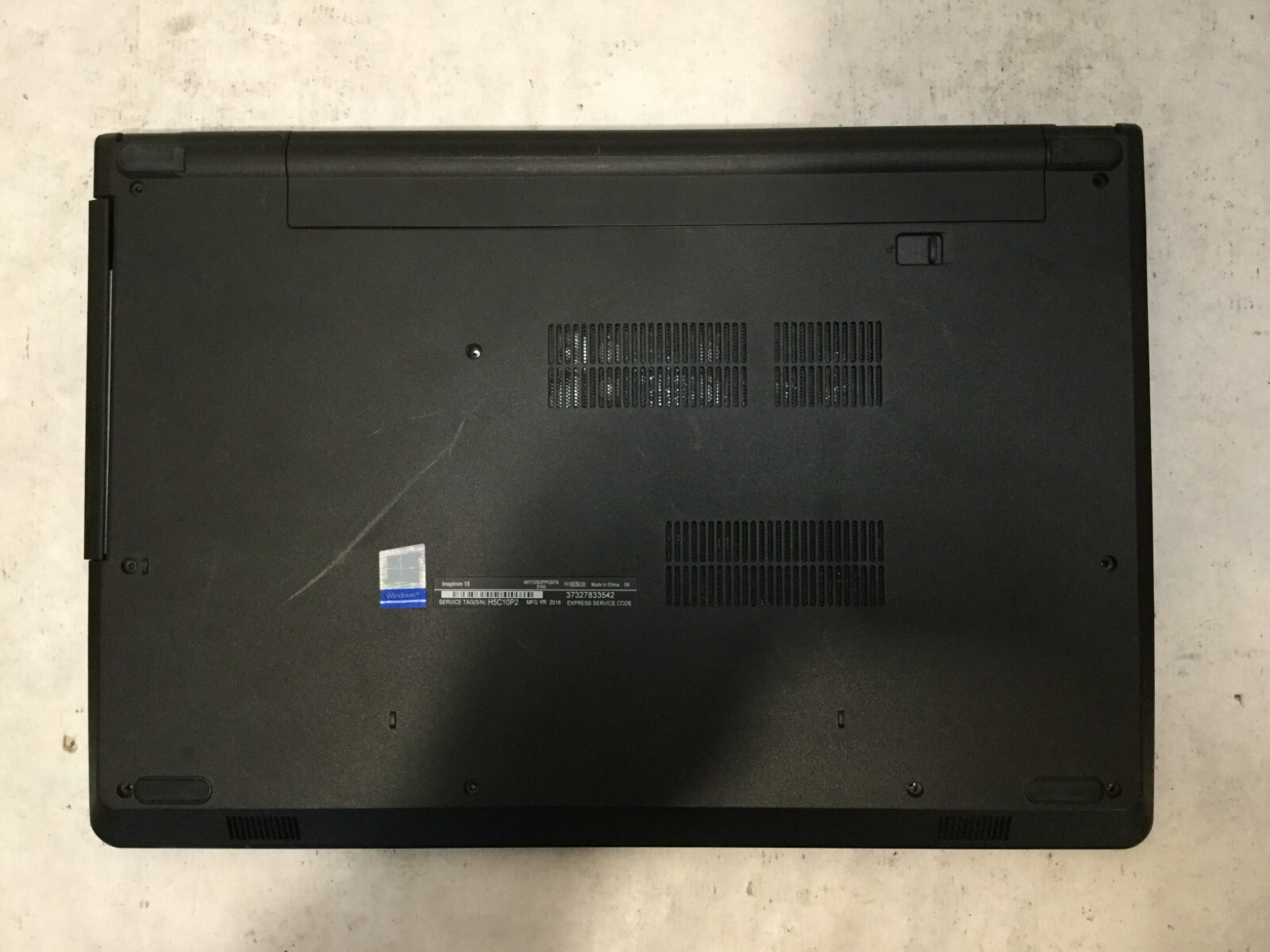 Dell Inspiron 15-3565 / AMD E2-9000 R2 4 CC (2C+2G) @ 1.8 GHz /(MISSING PARTS)MR