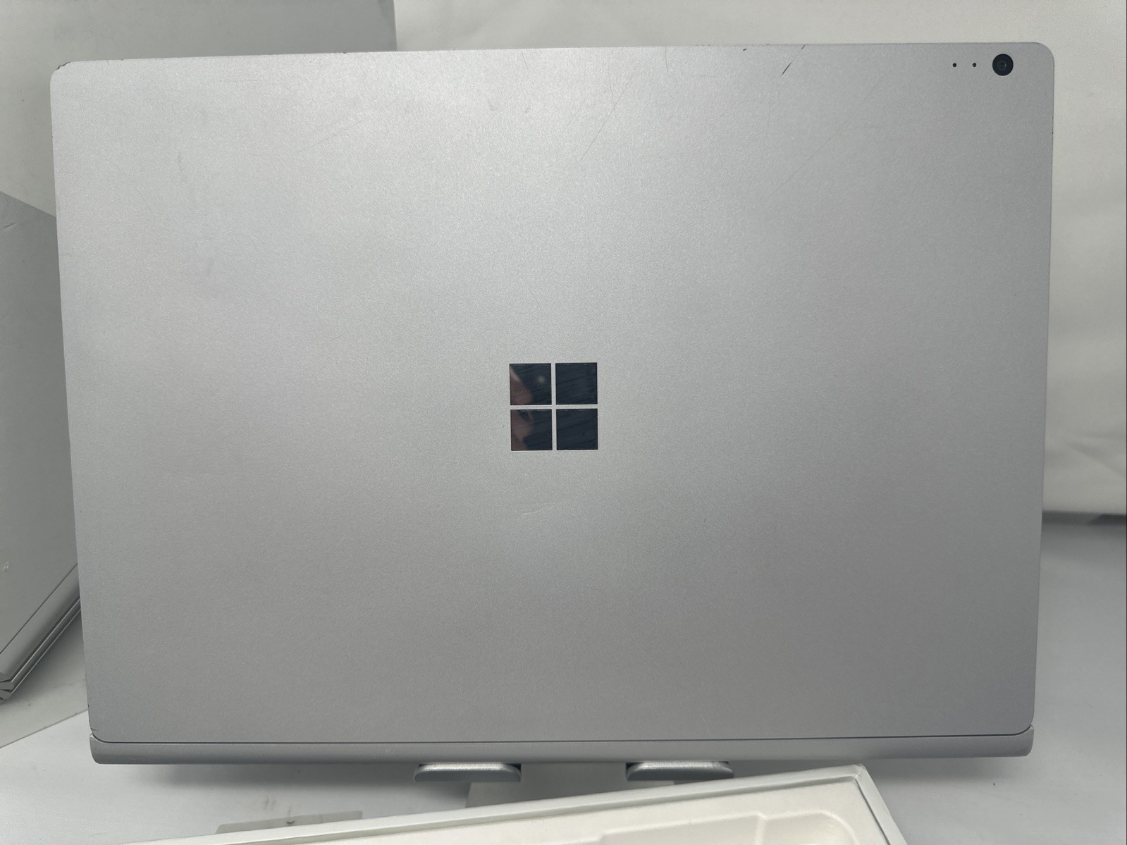 Microsoft Surface Book 1703 | i5-6300h@2.4GHz | 8GB RAM | 256GB SSD | WIN 10 PRO