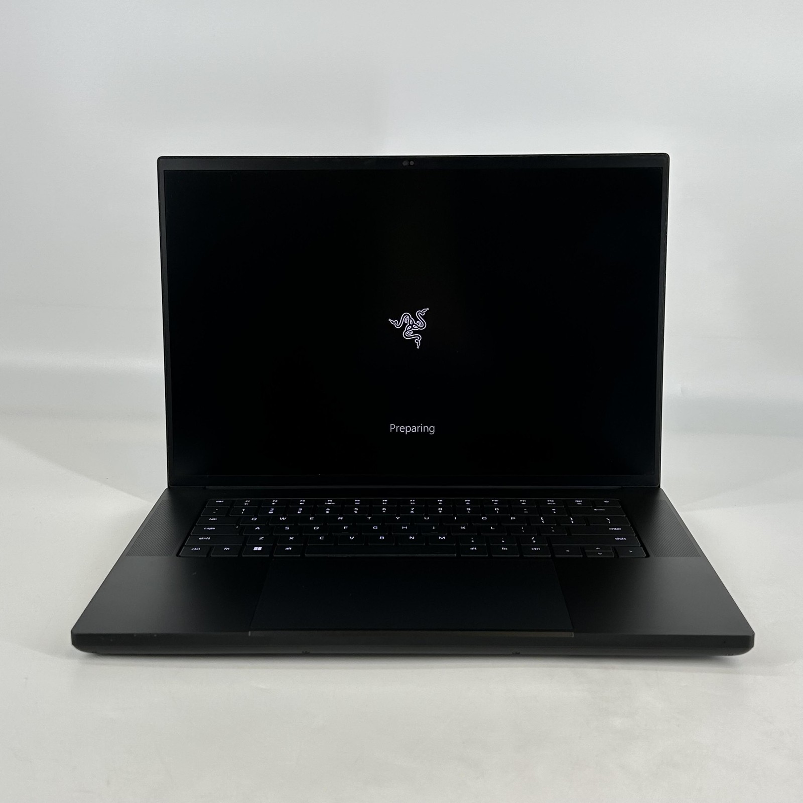 Razer Blade 16 240Hz FHD+ 2.2 GHz i9-13950HX 32GB 1TB/1TB NVIDIA RTX 4090 READ