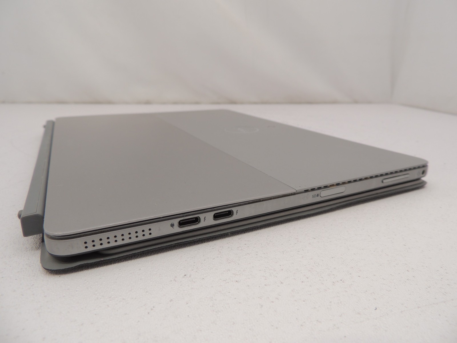 Dell Latitude 7200 2 In 1 Core i5 8365U 8GB 256GB Windows 11 Pro Tablet Laptop