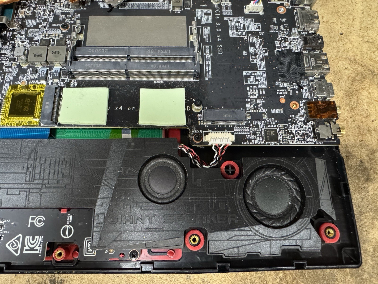 MSI GE75 Raider 10SE 17.3″ Gaming Laptop i7-10750H RTX 2060 BAD FOR PARTS REPAIR