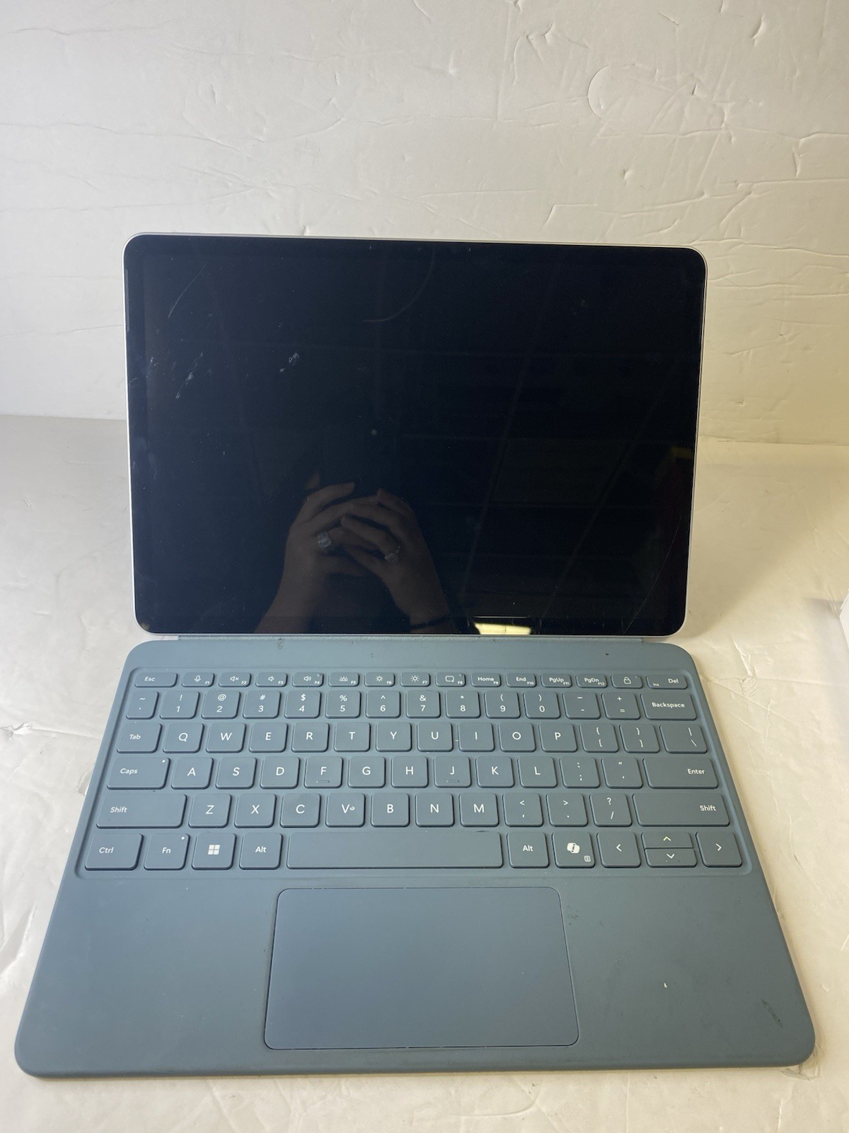 Microsoft Surface Pro 12″ Snapdragon X Plus 3.24GHz 16GB RAM 256GB SSD **READ**