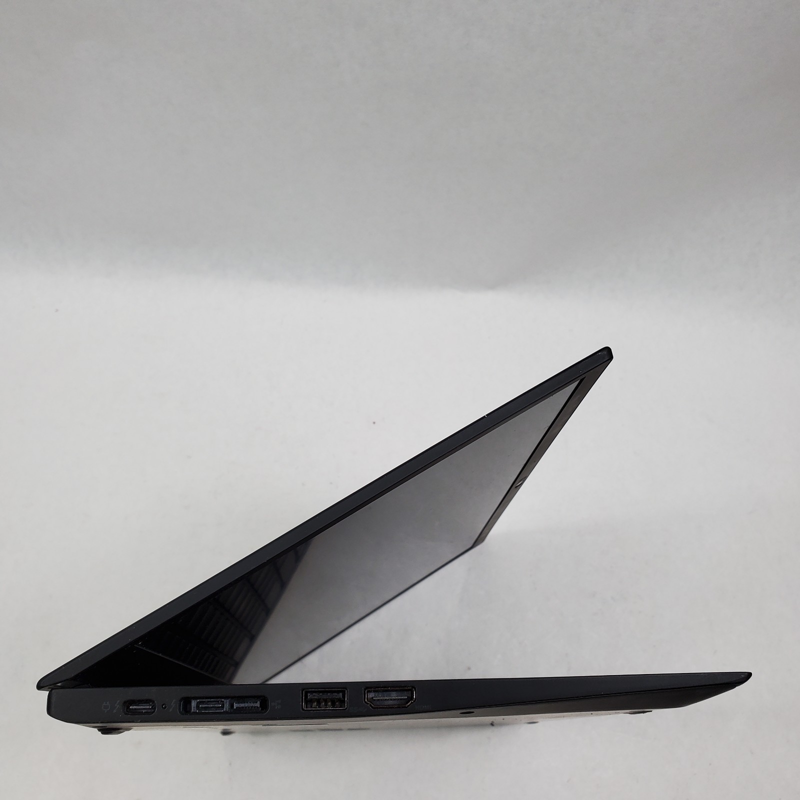 Lenovo ThinkPad X1 Carbon 6th GEN Core i7-8550U 1.8GHz 8GB RAM 256GB SSD NO OS