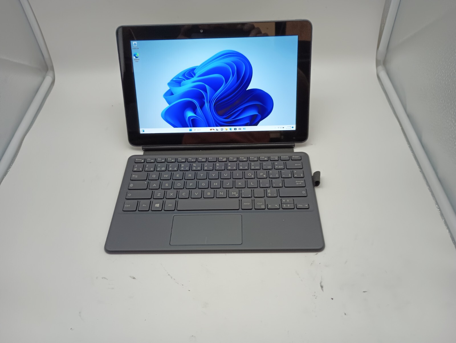 6071Latitude 5175w/charger.m5-6Y57.4GB.128GB SSD.10.6″FHD Touch.KB/Touchpad.Nice