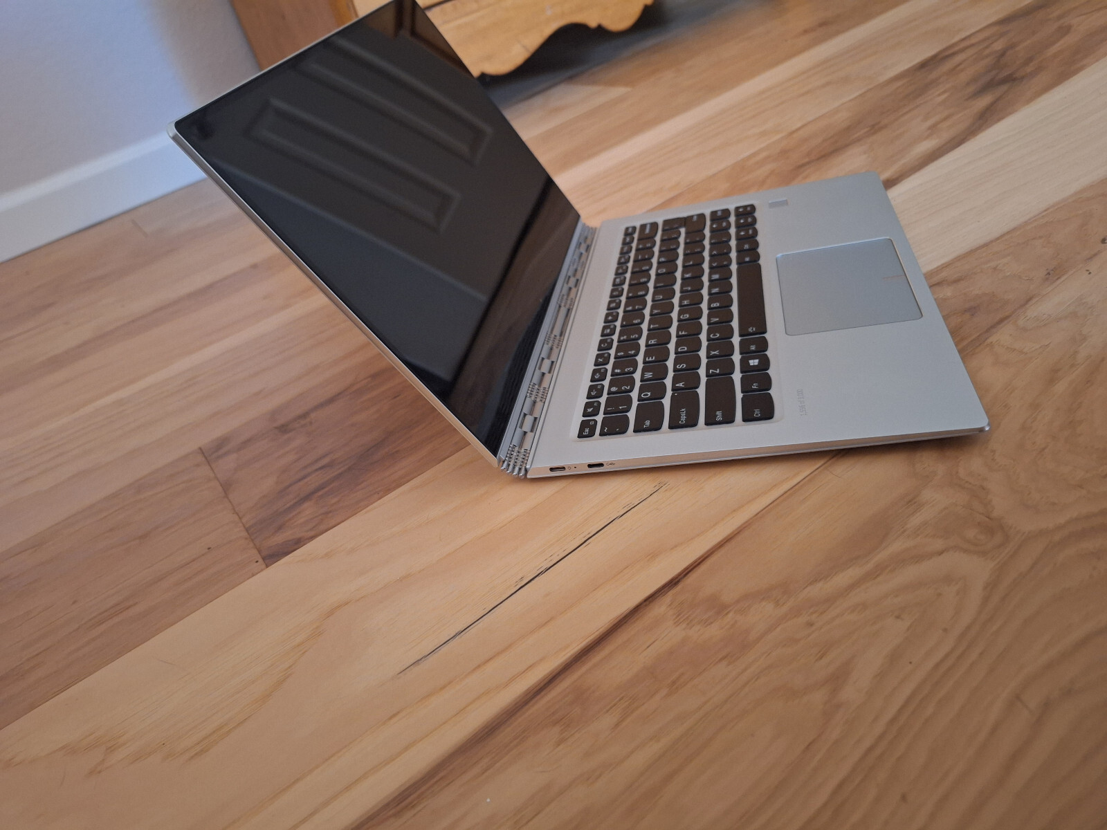 Lenovo SPECIAL EDITION Yoga 910 STAR WARS G EMPIRE (#636 of 3000) Used, min wear