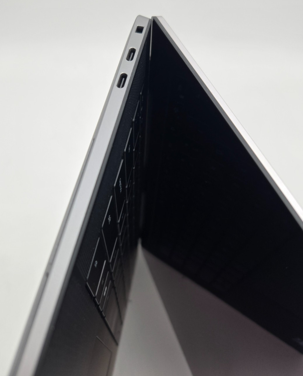 Dell Precision 5570 UHD+ RTX A1000 | i7-12800H | 64GB RAM | 2TB SSD