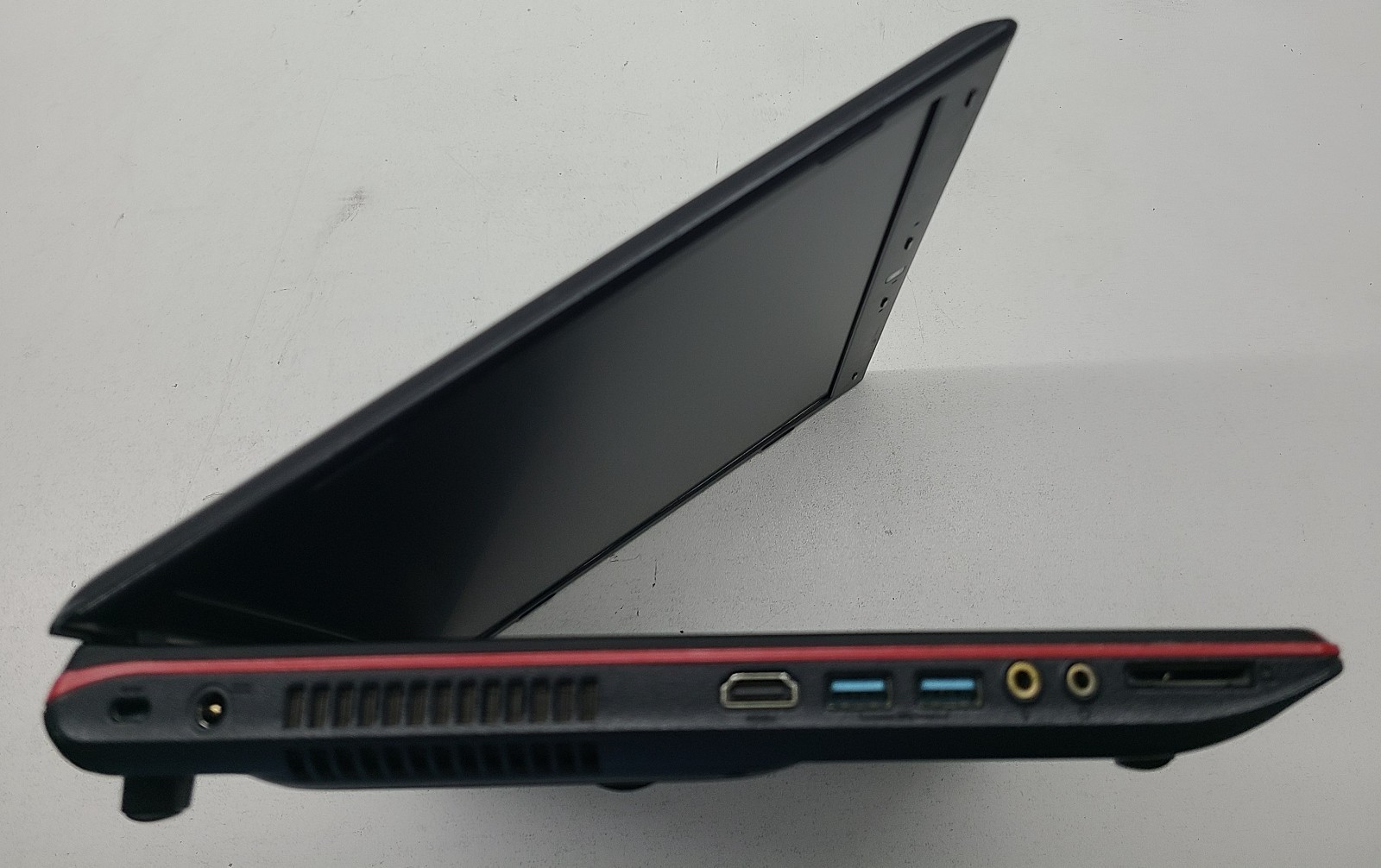 MSI GE70 17.3” Laptop Intel Core i7-4700MQ 12GB Ram NO HD/OS (FL)