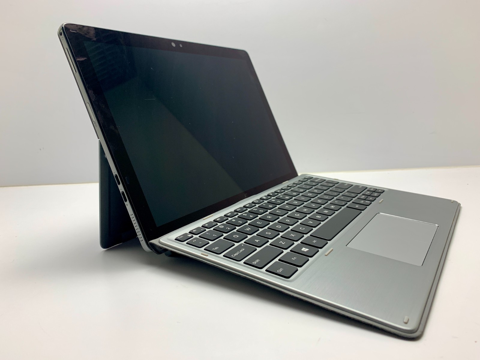 Dell Latitude 7200 2-in-1 | i5-8365U | 8GB RAM | 256GB NVMe | LINUX | READ